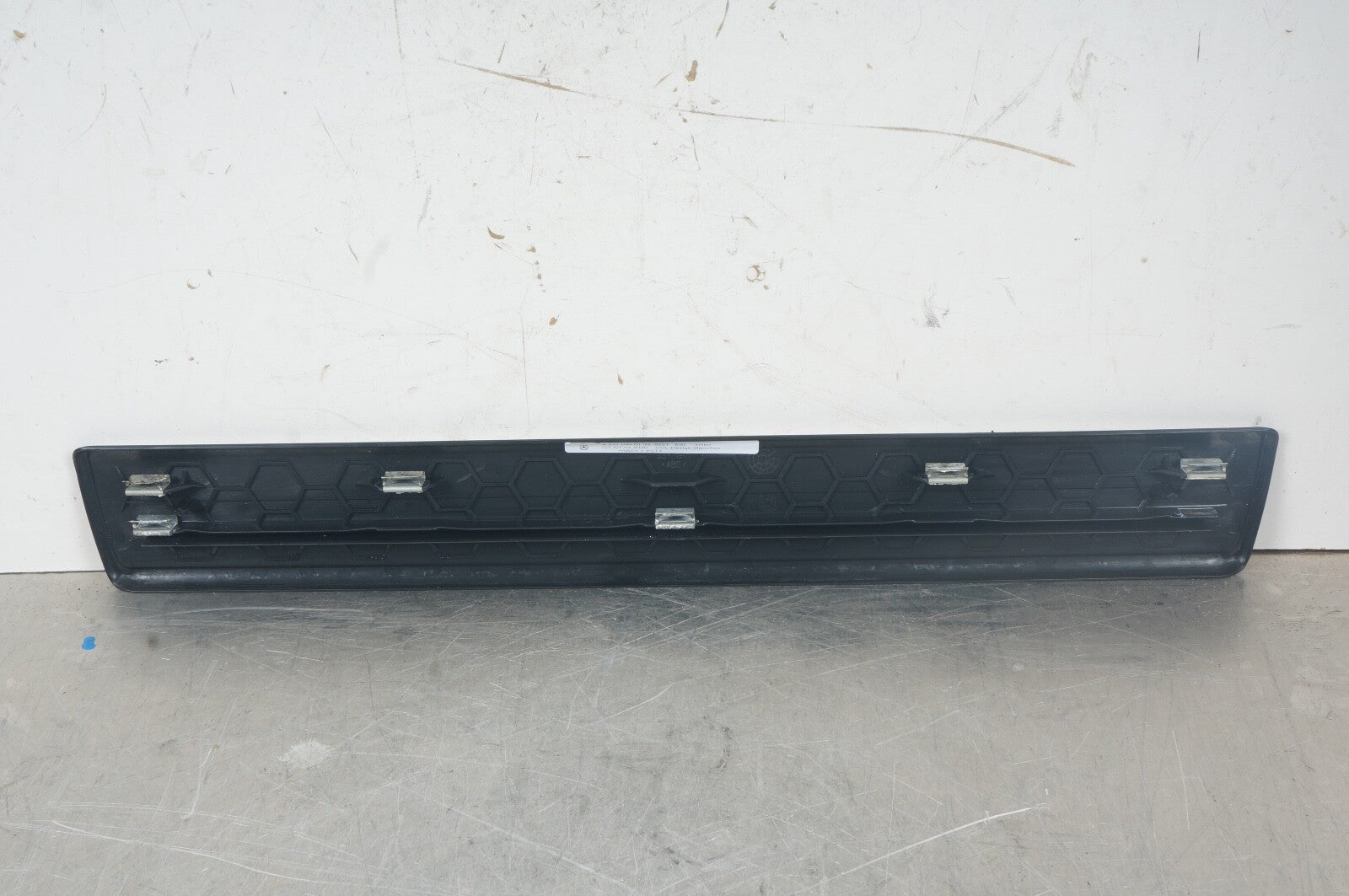 13-20 Mercedes SL400 SL450 SL550 Front RH or LH Door Inner Scuff Plate Black
