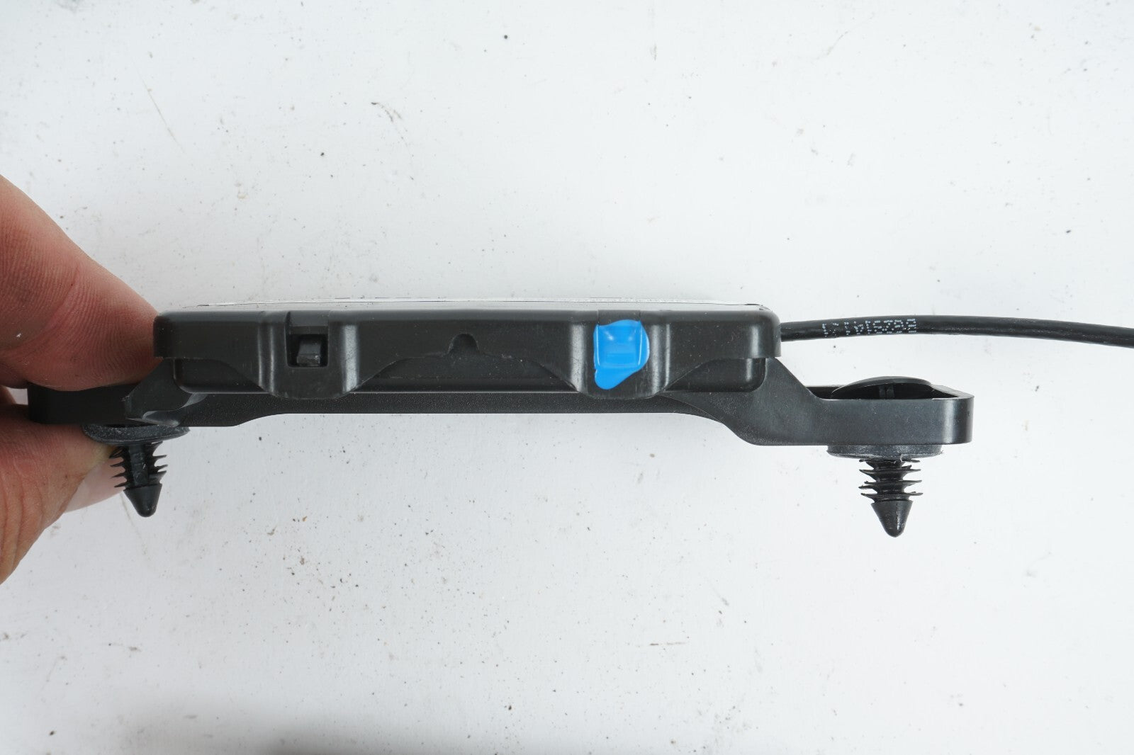 17-20 CHRYSLER PACIFICA KEYLESS ENTRY MODULE W/ ANTENNA OEM