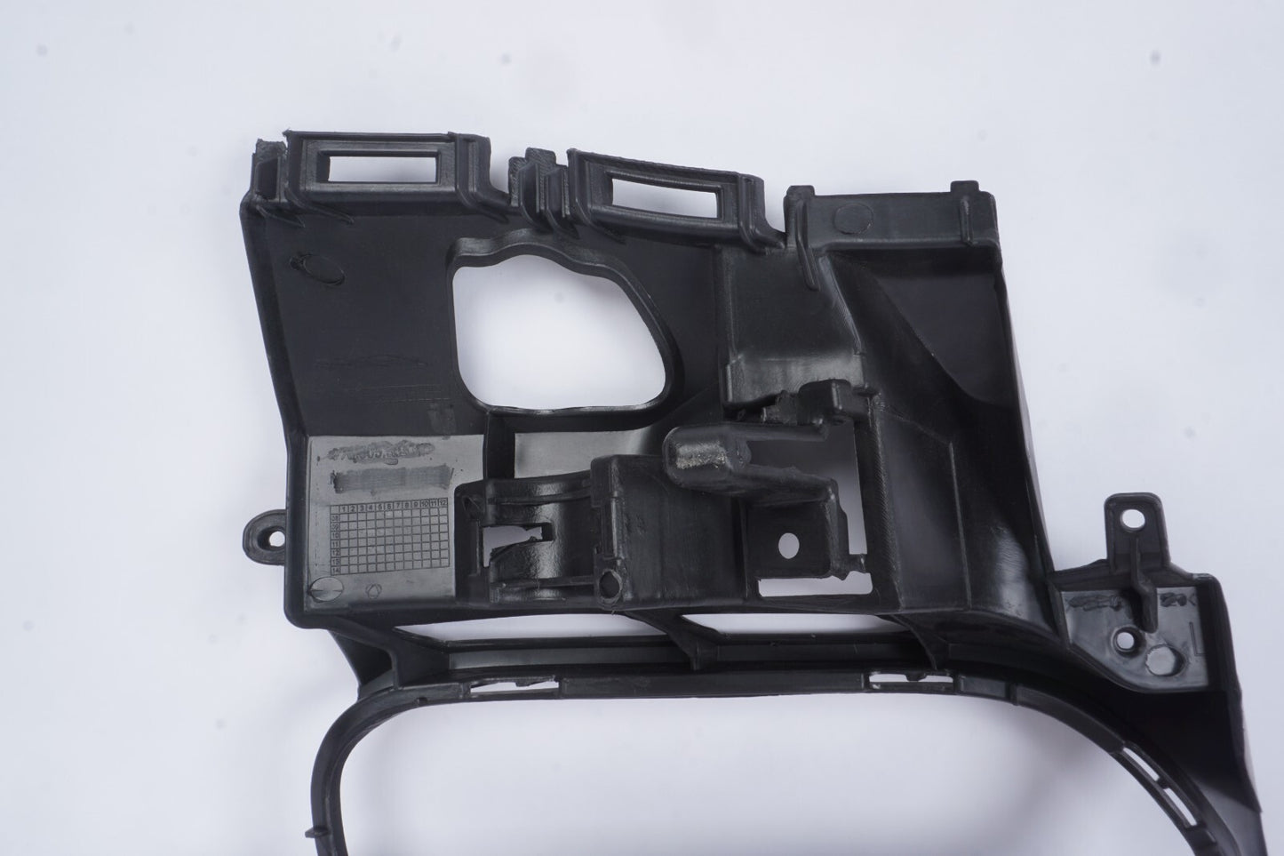 2010-2013 PORSCHE PANAMERA 970 FRONT LEFTH SIDE BRACKET FRAME TRIM 97050556303
