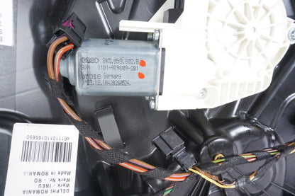 2011 - 2018 PORSCHE CAYENNE FRONT RIGHT DOOR WINDOW REGULATOR & CARRIER OEM