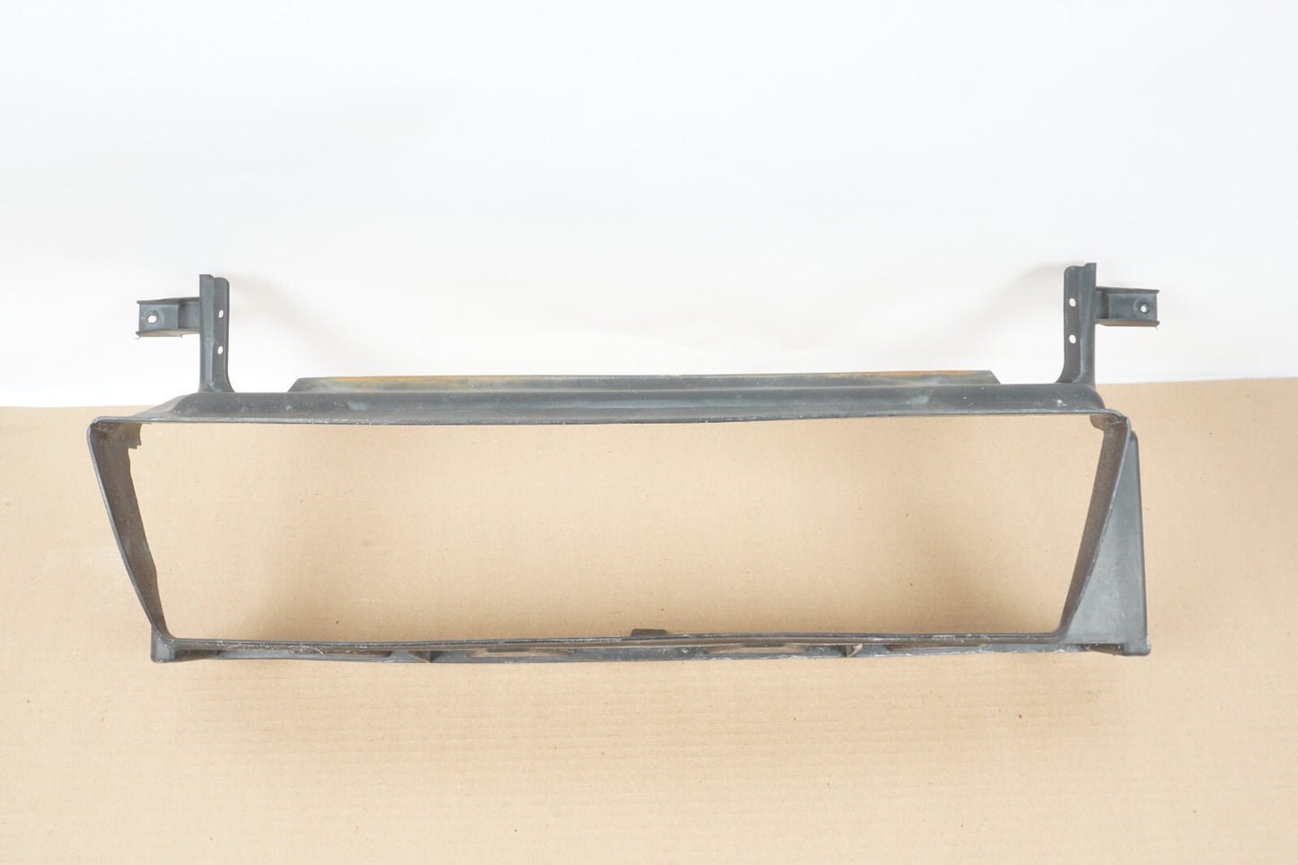 2006-2013 VOLVO C70 T5 Front Air Guide Duct Bumper Upper Trim 30678470  OEM