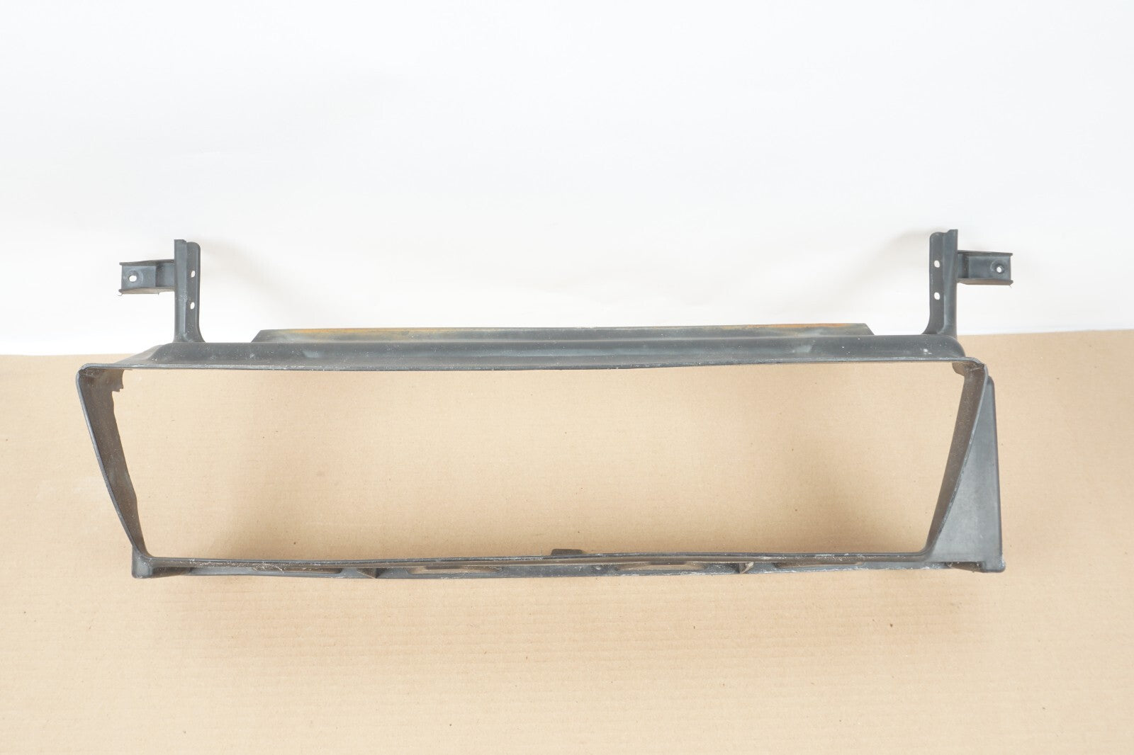 2006-2013 VOLVO C70 T5 Front Air Guide Duct Bumper Upper Trim 30678470  OEM