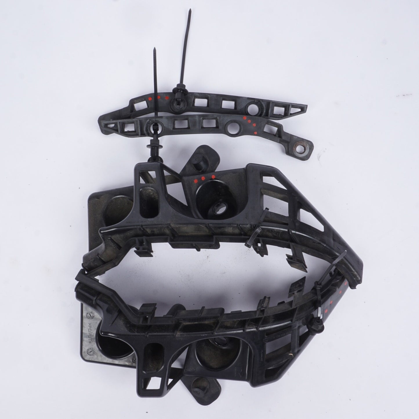 2015-2020 MERCEDES GLA250 X156 REAR BUMPER LEFT RIGHT SIDE MOUNT BRACKET SUPPORT