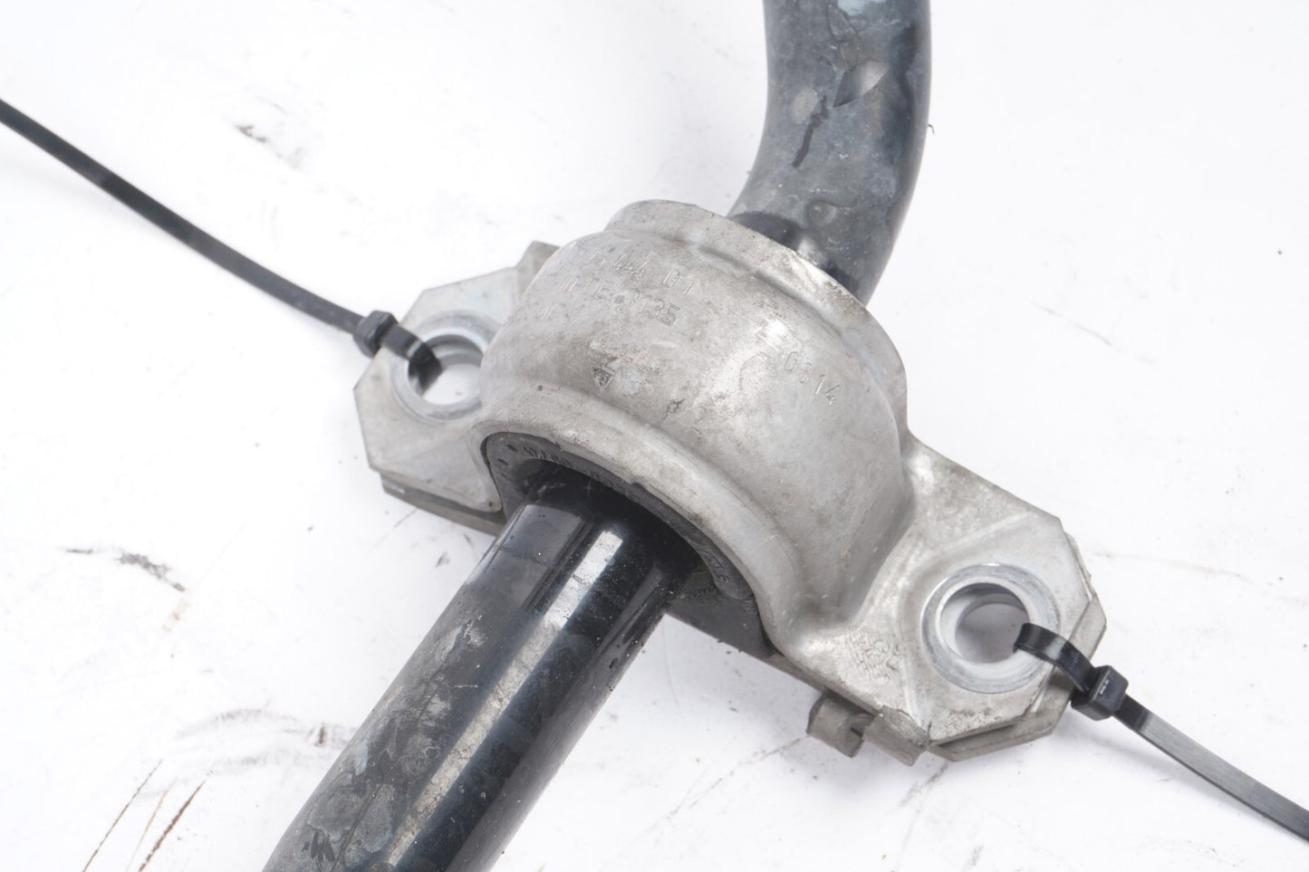 13 - 18 BMW 650i F06 RWD Front Stabilizer Anti Roll Sway Bar  OEM