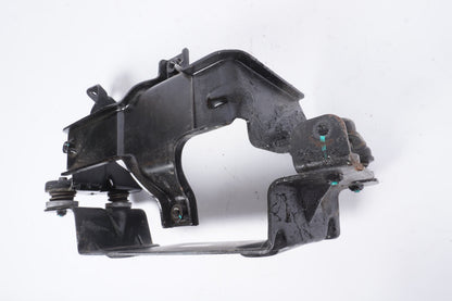 2021 2022 2023 2024 POLESTAR 2 A/C AIR COMPRESSOR BRACKET 32275530 OEM