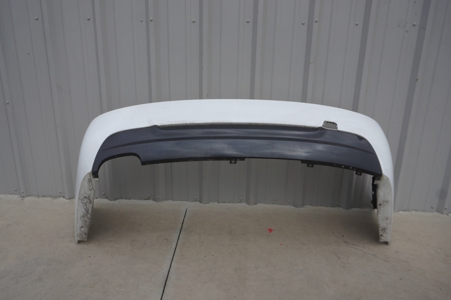 09  - 12 BMW E92 E93 COUPE CONVERTIBLE 328I 335I REAR BUMPER COVER WHITE OEM