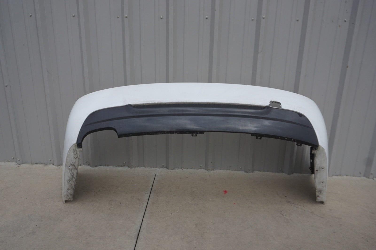 09  - 12 BMW E92 E93 COUPE CONVERTIBLE 328I 335I REAR BUMPER COVER WHITE OEM