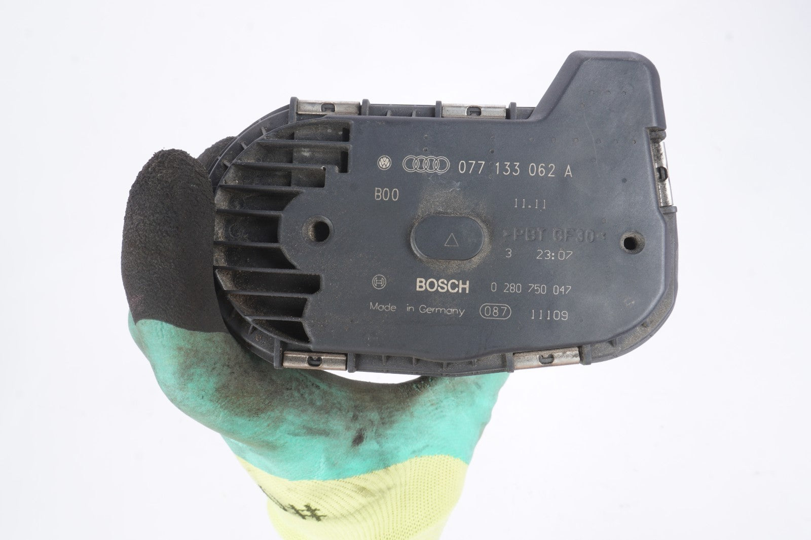 2000 - 2012 Audi A8 Quattro 4.2L Throttle Body OEM