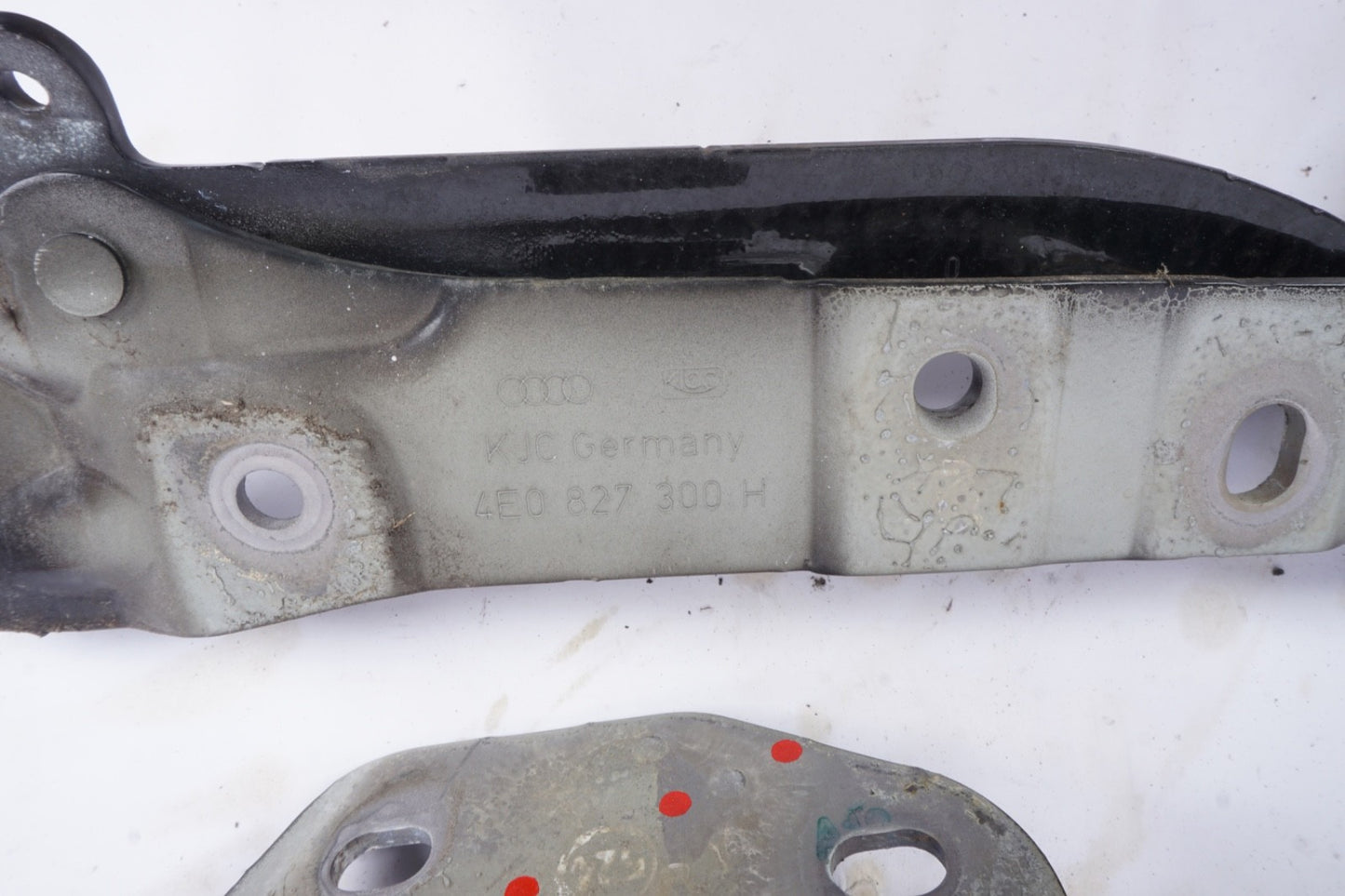 2004 - 2010 Audi A8 Quattro Rear Trunk Hinge Pair 4E0827300H / 4E0827299H OEM