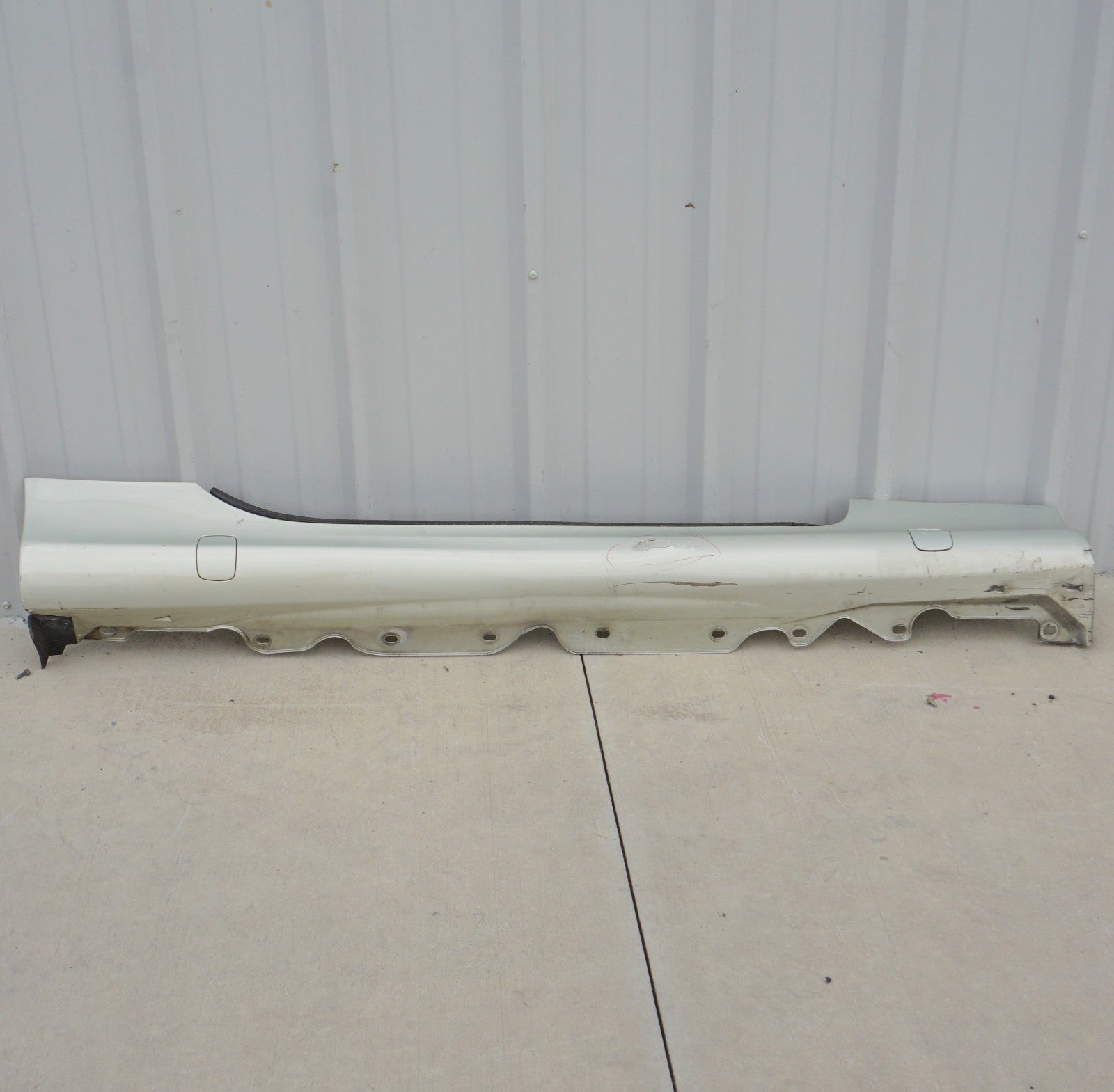 2003 - 2008 Mercedes Sl500 Rear Right Side Rocker Panel Skirt Molding OEM