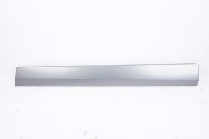 2018 - 2023 BMW X2 - Front Right Lower DOOR Blade / Molding (M) 8069196