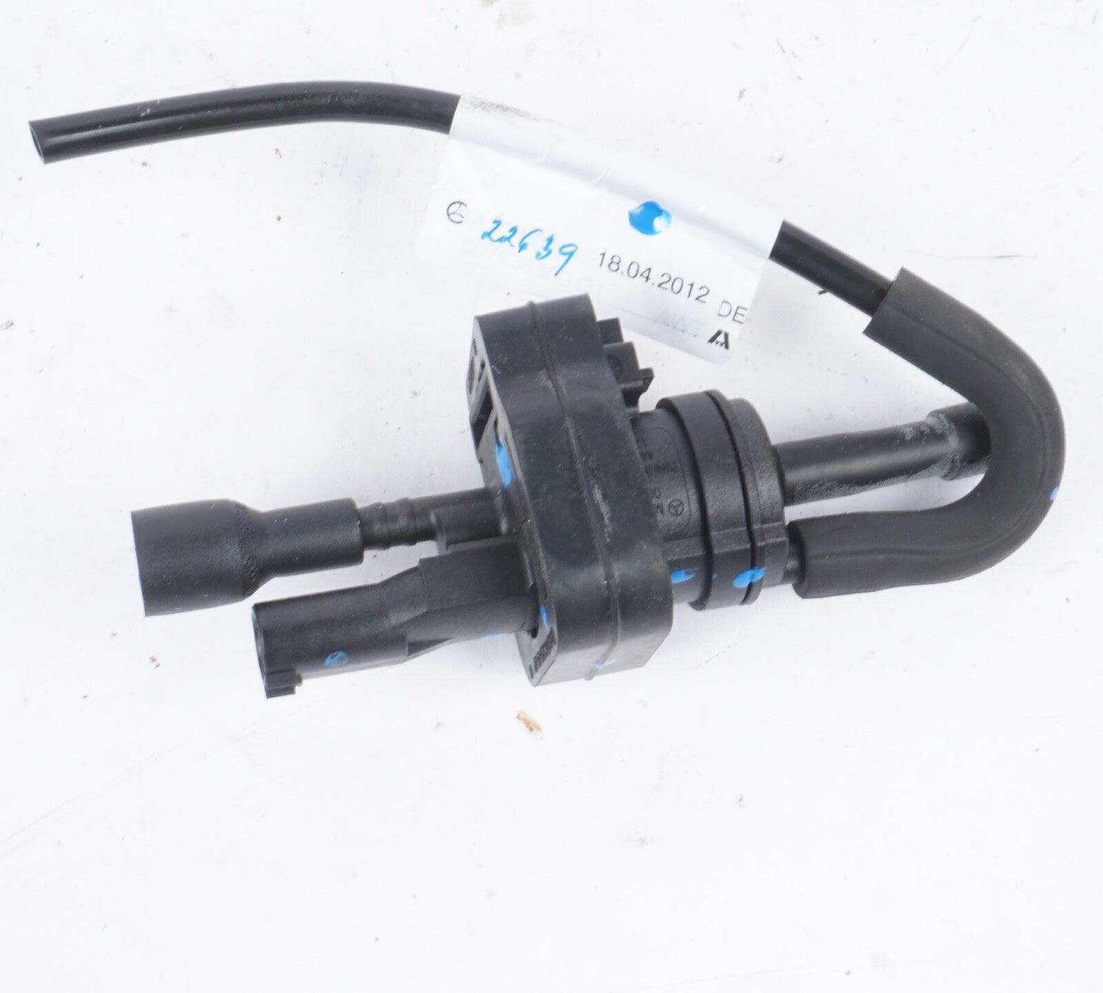 2012-2013 MERCEDES BENZ S550 W221 EGR AIR CHANGE OVER VALVE SOLENOID OEM