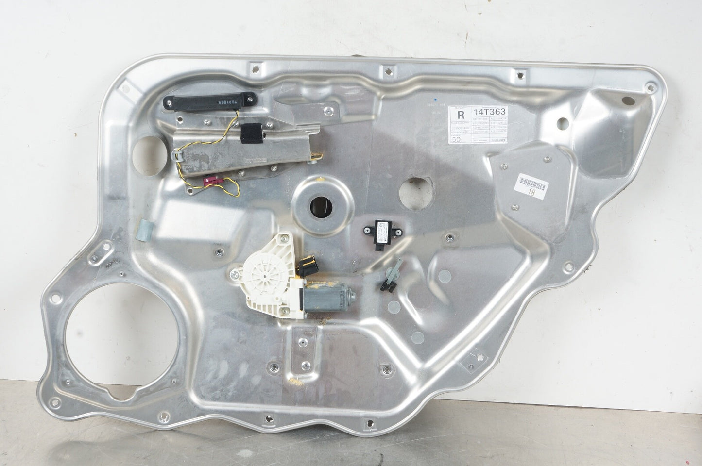 2007 - 2013 MERCEDES S400 S550 REAR RIGHT PASSENGER DOOR WINDOW REGULATOR MOTOR