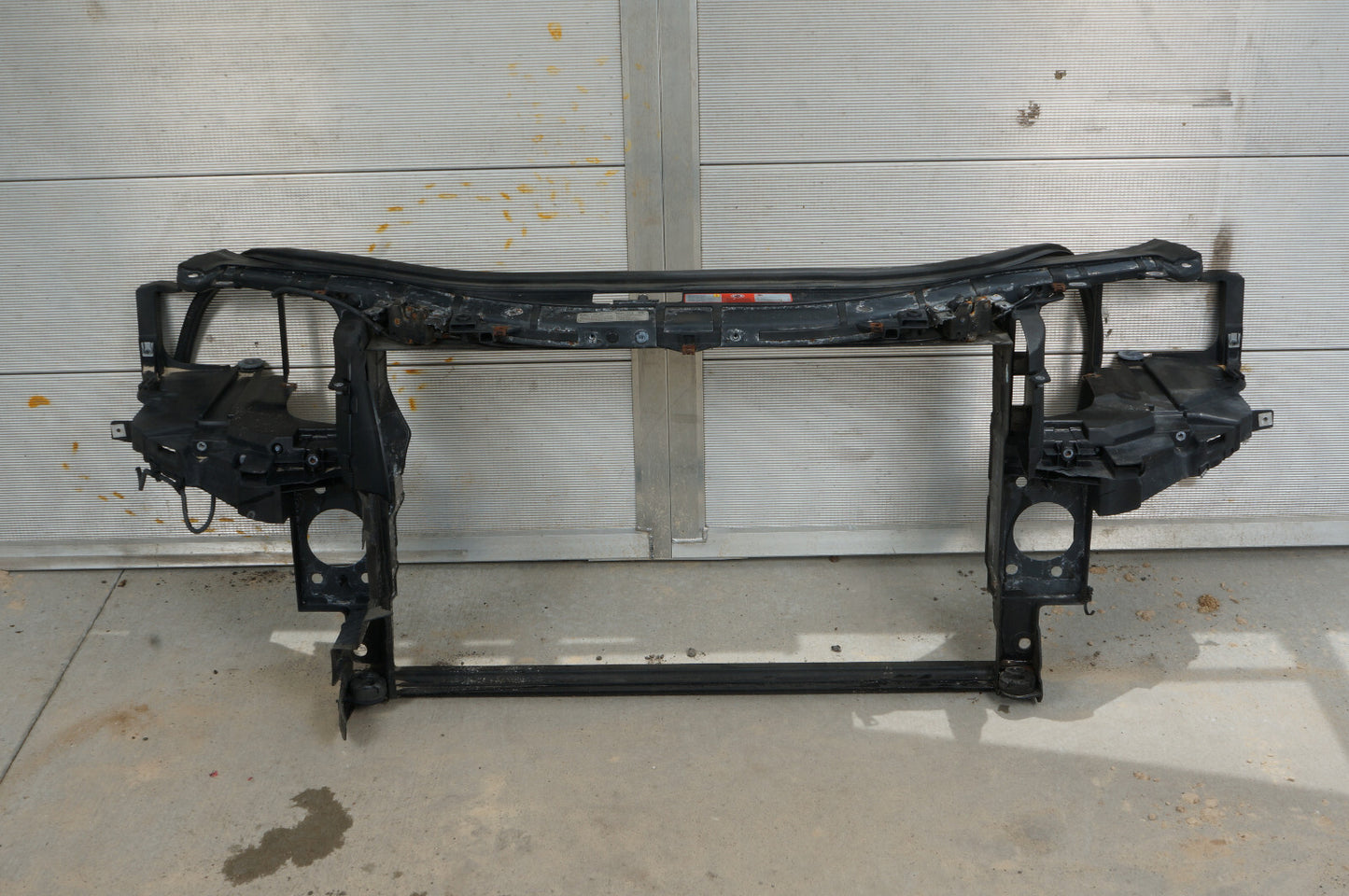 2006-2010 AUDI A8 A8L RADIATOR SUPPORT 8E0010560A OEM