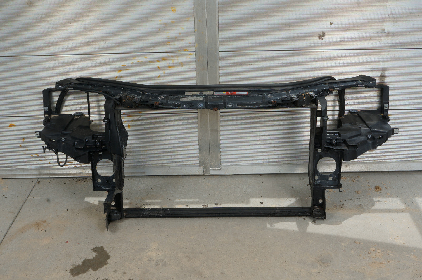 2006-2010 AUDI A8 A8L RADIATOR SUPPORT 8E0010560A OEM