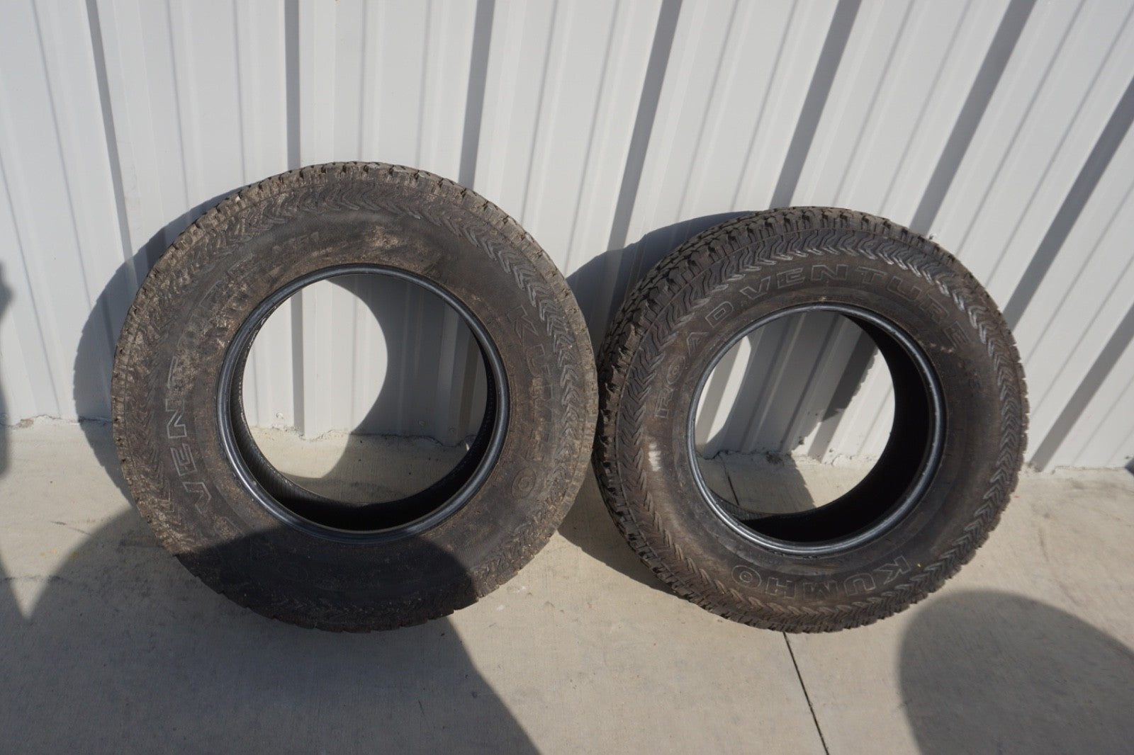 P275/70R17 Kumho Road Venture AT51 Takeoff 114 R Used 10/32 - PAIR
