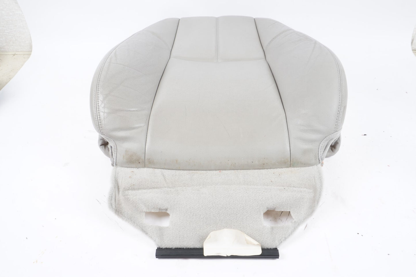 2007 - 2009 Chevy Suburban Front Right Passenger Seat Back Backrest Upper OEM