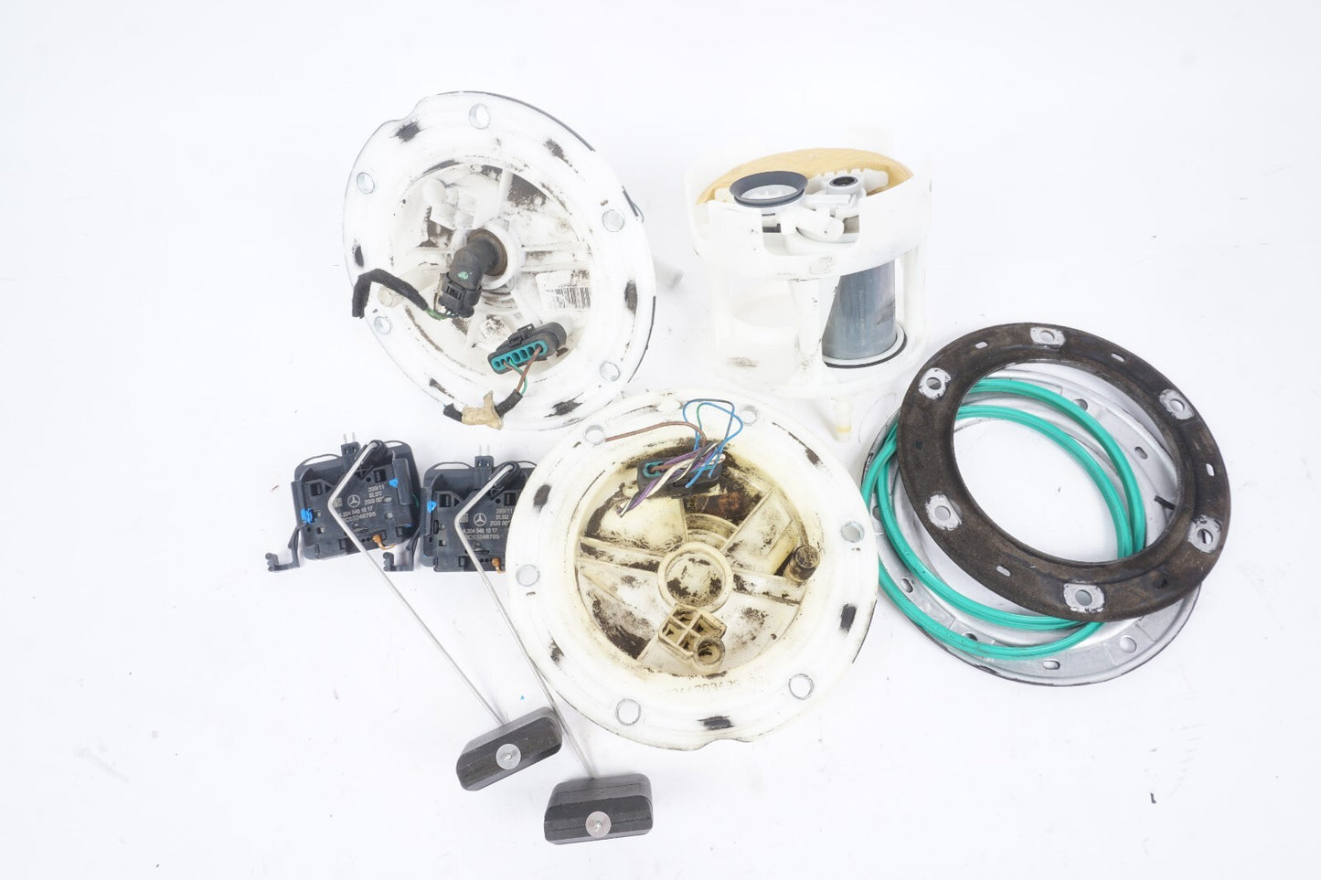 10 - 15 Mercedes W207 E350 Gas Fuel Pump OEM