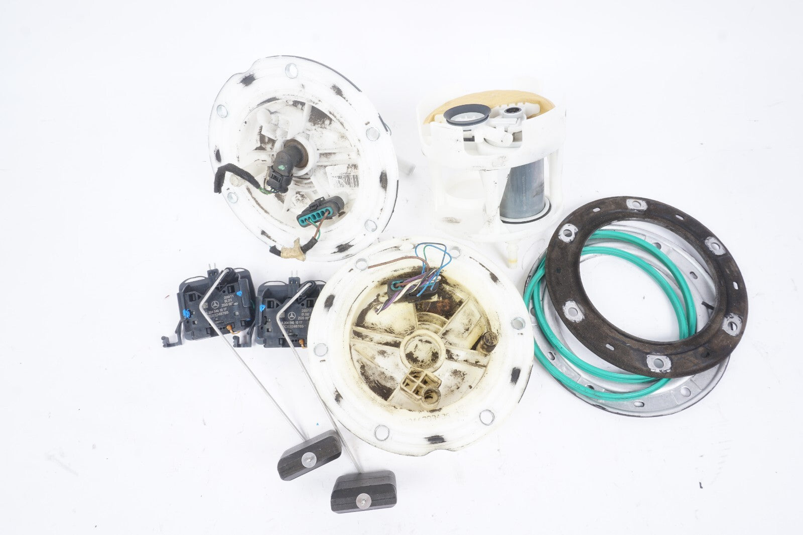 10 - 15 Mercedes W207 E350 Gas Fuel Pump OEM