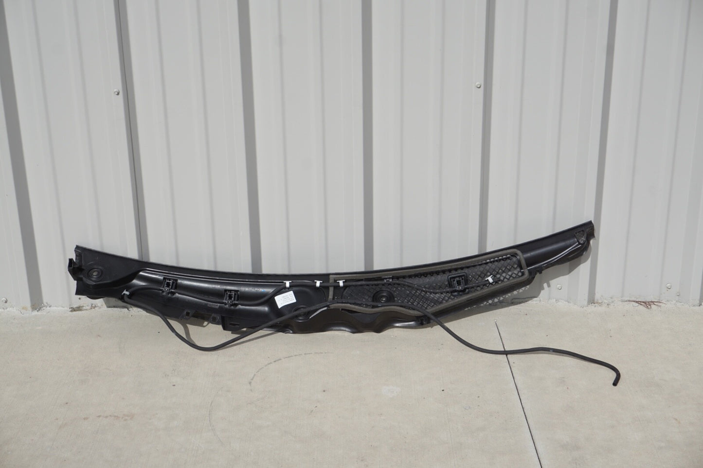 10-16 MERCEDES E350 E550  OEM C207 COUPE WINDSHIELD WIPER COWL PANEL 2078300713