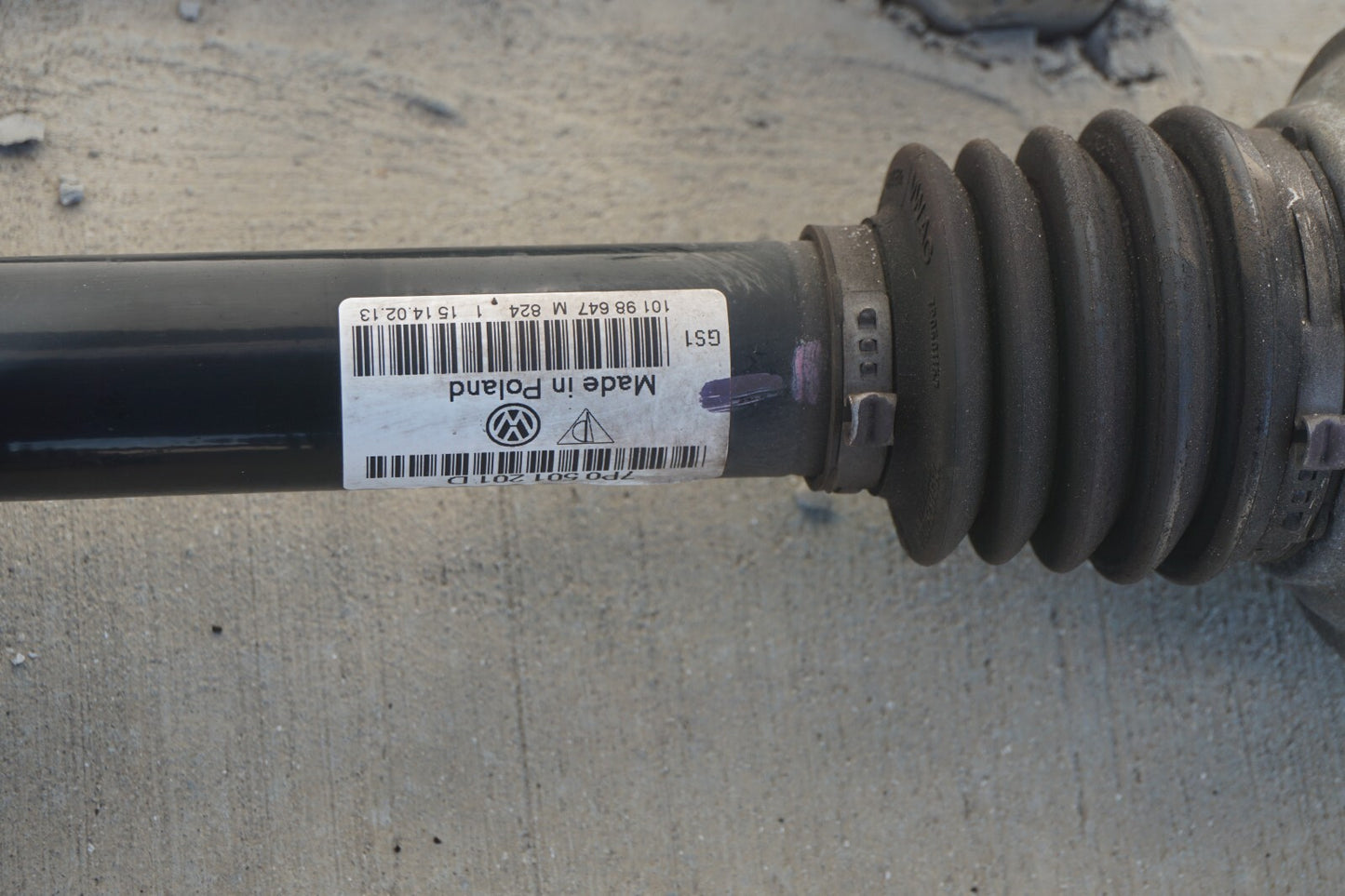 11-18 Porsche Cayenne 958 4.8l Rear Axle Shaft Passenger Side Right  OEM