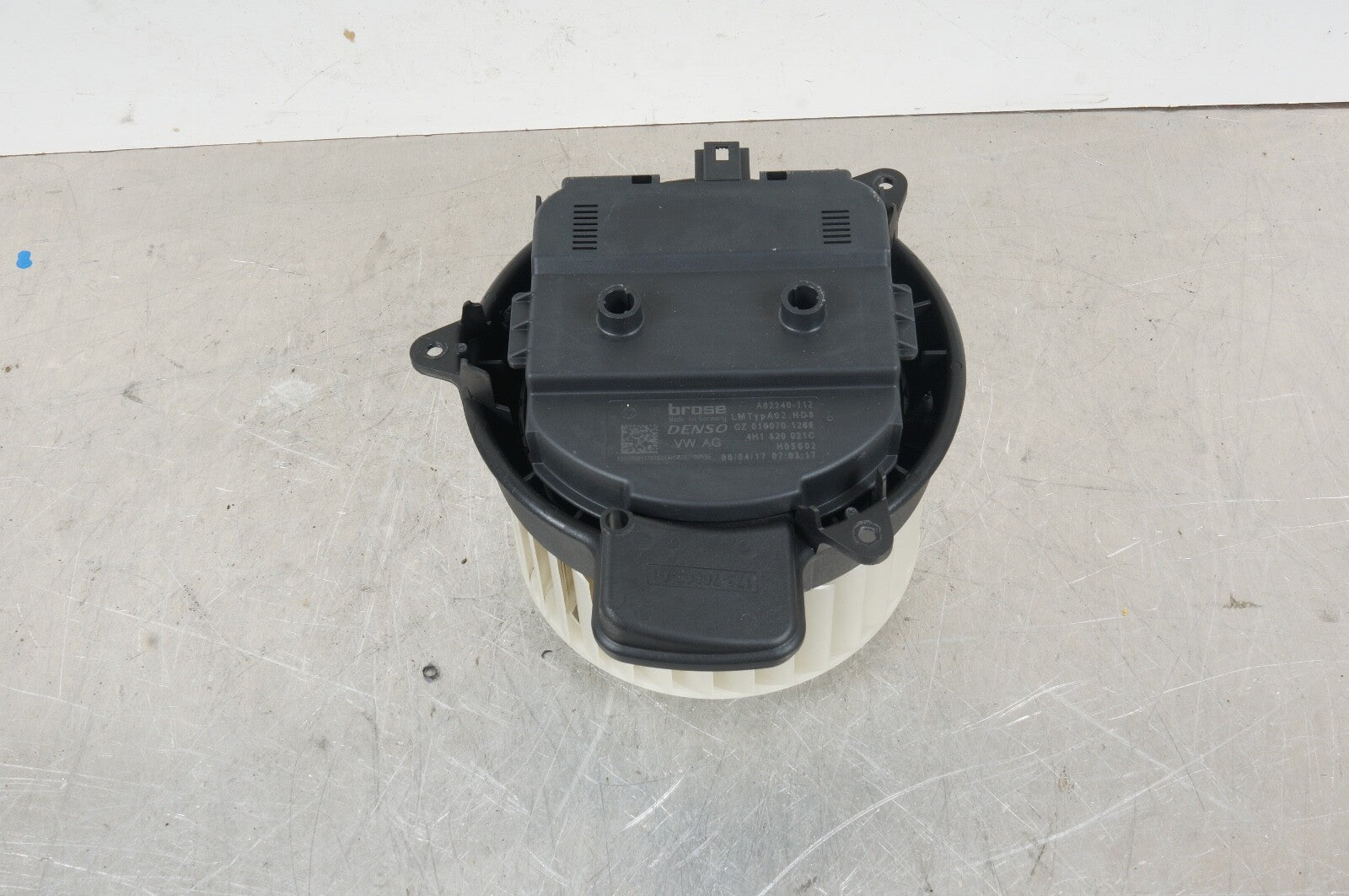 BENTLEY MULSANNE AUDI A8 - HVAC A/C Front Blower Motor Fan 4H1820021C