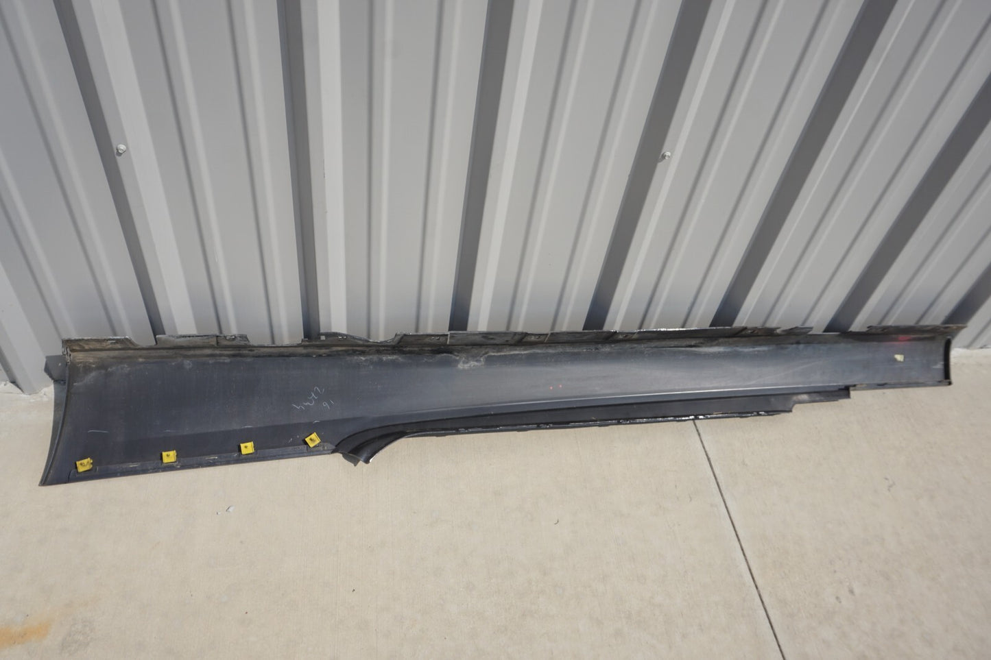 07 - 13 BMW 328i 335i Convertible Coupe Right Rocker Panel Skirt Molding OEM