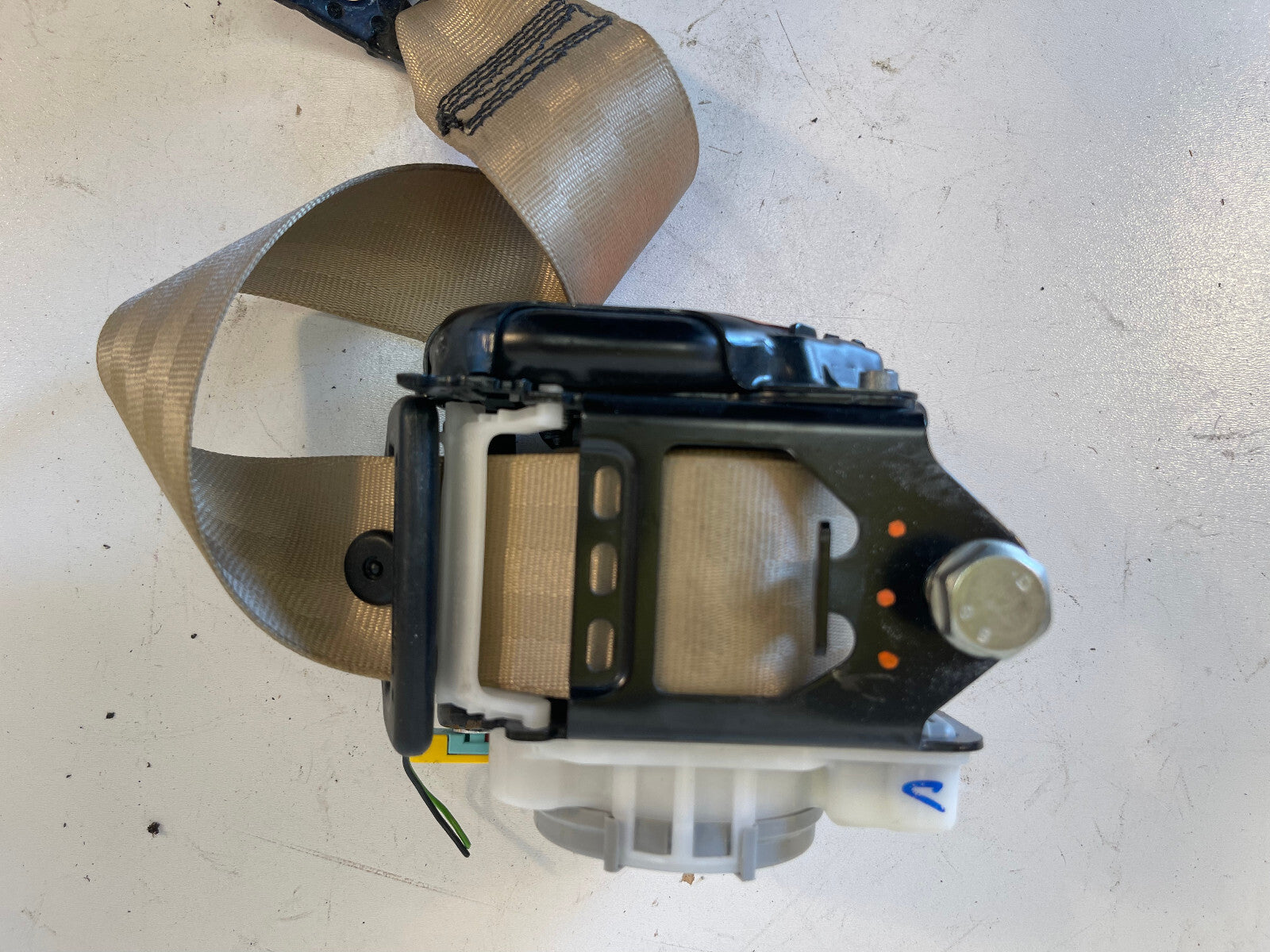2012-2018 AUDI A6 A7 S6 S7 REAR LEFT OR RIGHT SEAT BELT RETRACTOR BEIGE OEM