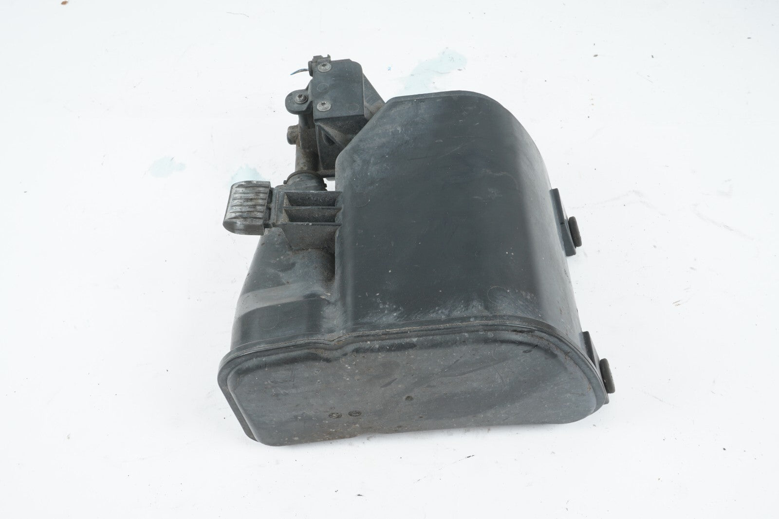 2012 - 2016 BMW 650i FUEL VAPOR EVAPORATOR CHARCOAL CANISTER 7299294 OEM