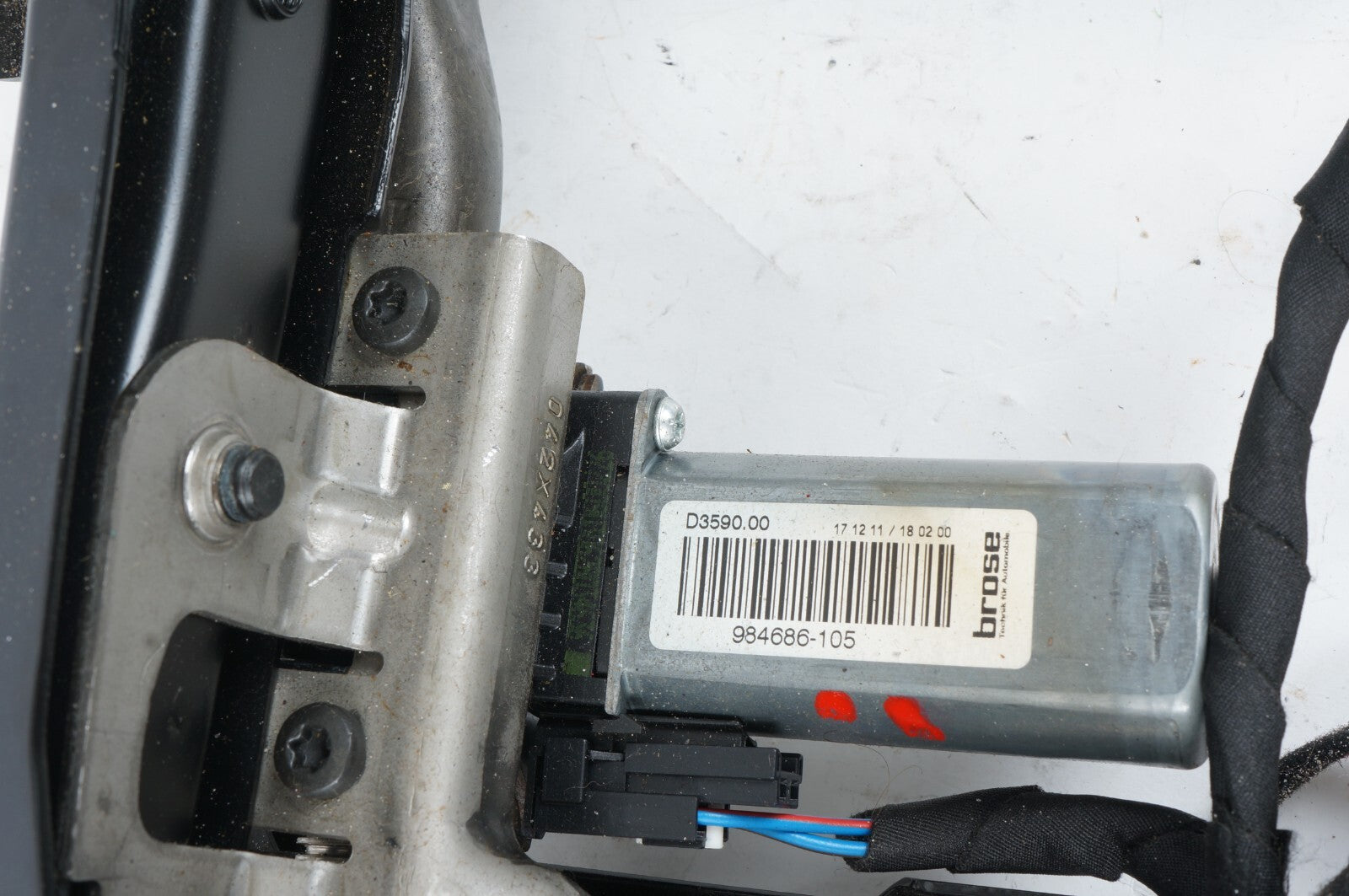 2012 - 2017 AUDI A7 FRONT RIGHT PASSENGER SEAT TRACK RAIL OEM