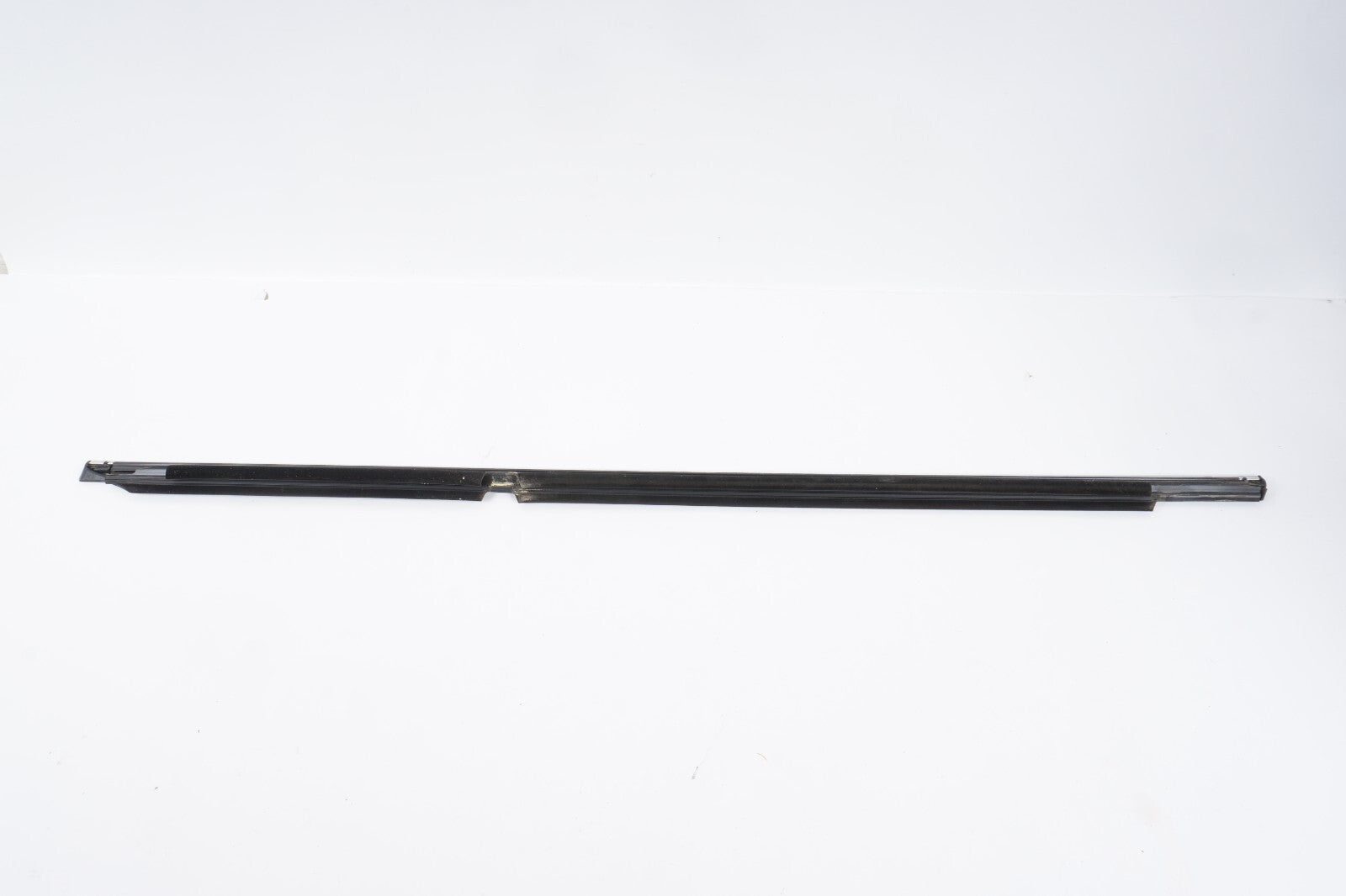 08-14 Mercedes W204 C250 C350 C300 REAR right door exterior chrome trim molding