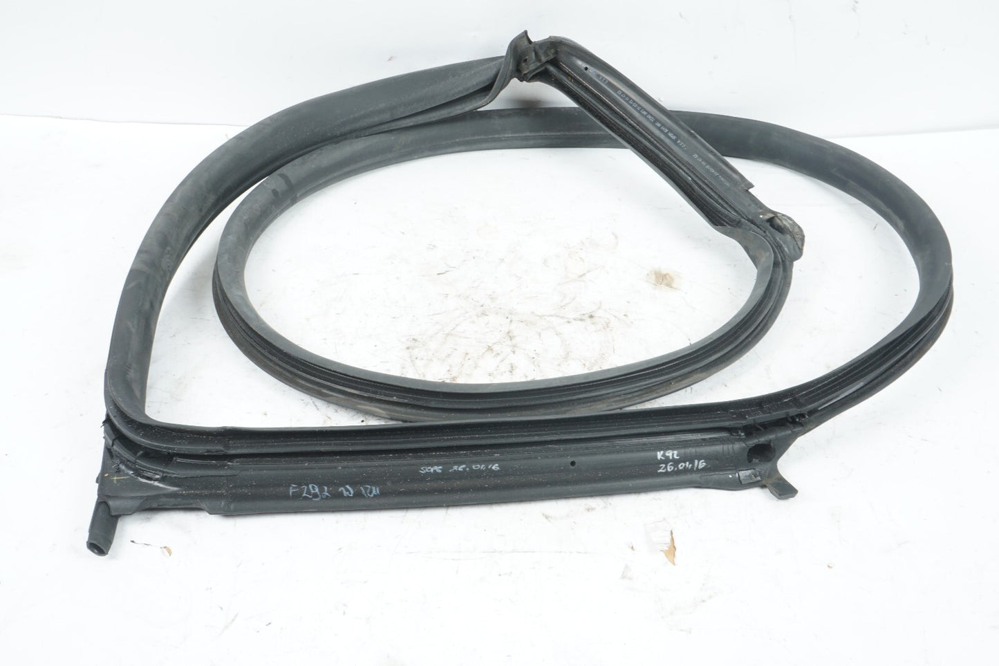 14-20 MASERATI QUATTROPORTE REAR RIGHT PASSENGER SIDE DOOR WEATHERSTRIP SEAL OEM