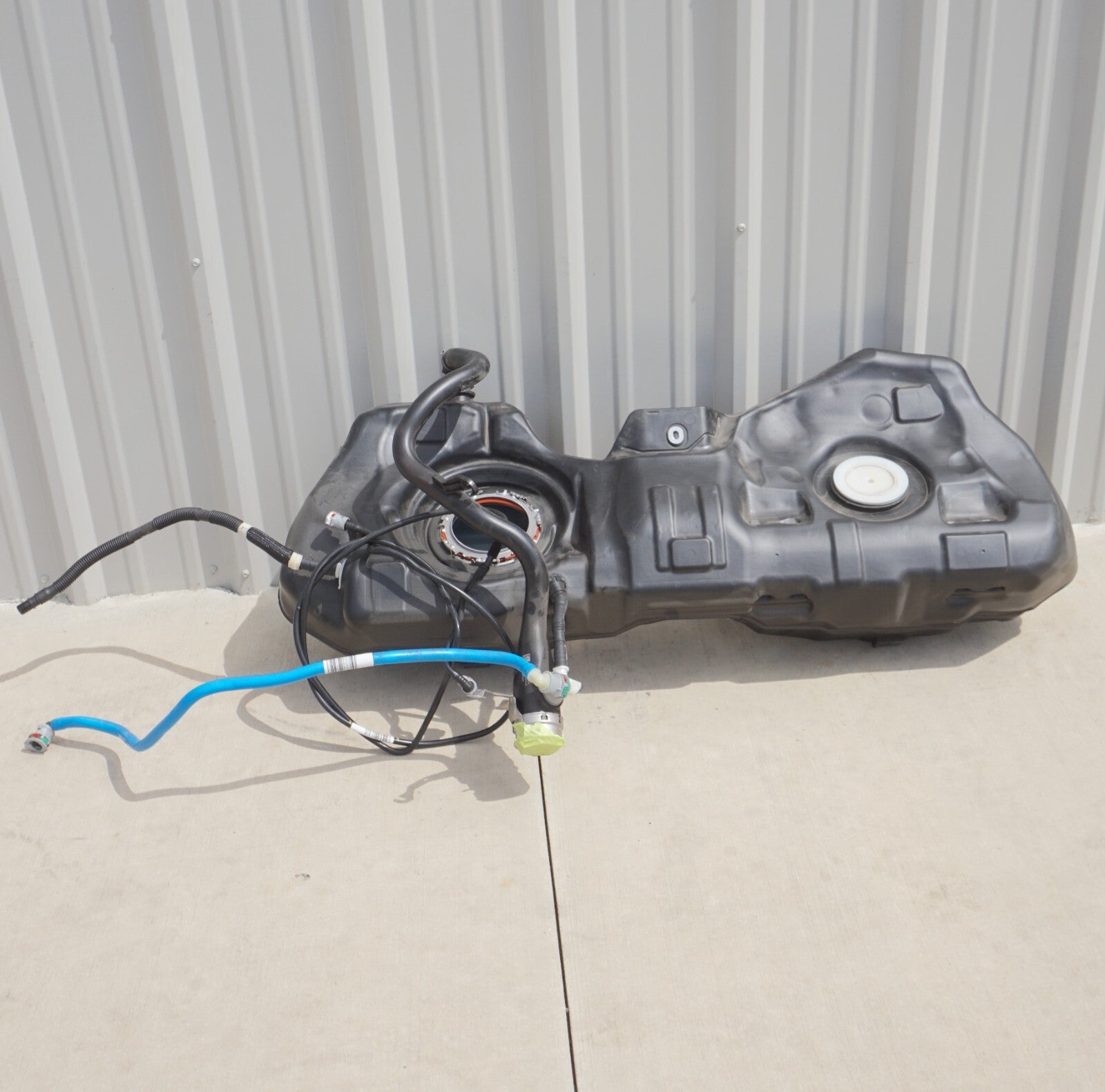 21 - 24 BMW 430I Convertible Fuel Tank & Filler Neck OEM