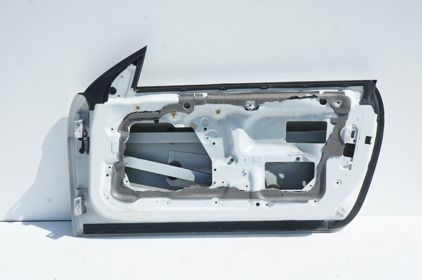 2006 - 2010 BMW 650I CONVERTIBLE FRONT RIGHT PASSENGER DOOR SHELL OEM