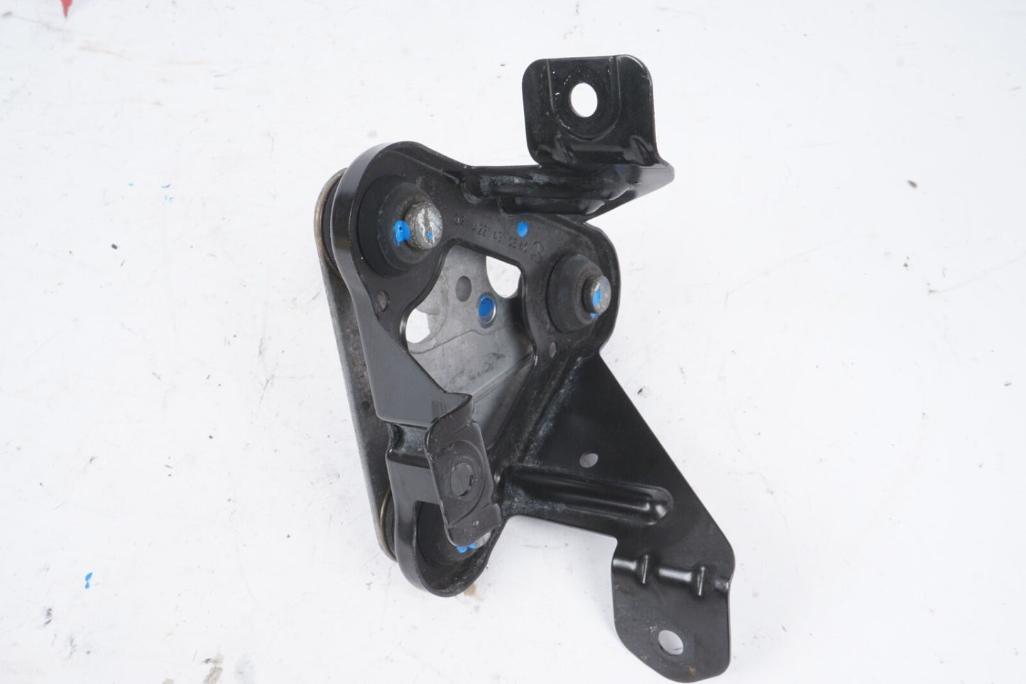 2007 - 2013 Mercedes W221 S550 S450 Class ABS Pump Assembly Mount Upper Bracket