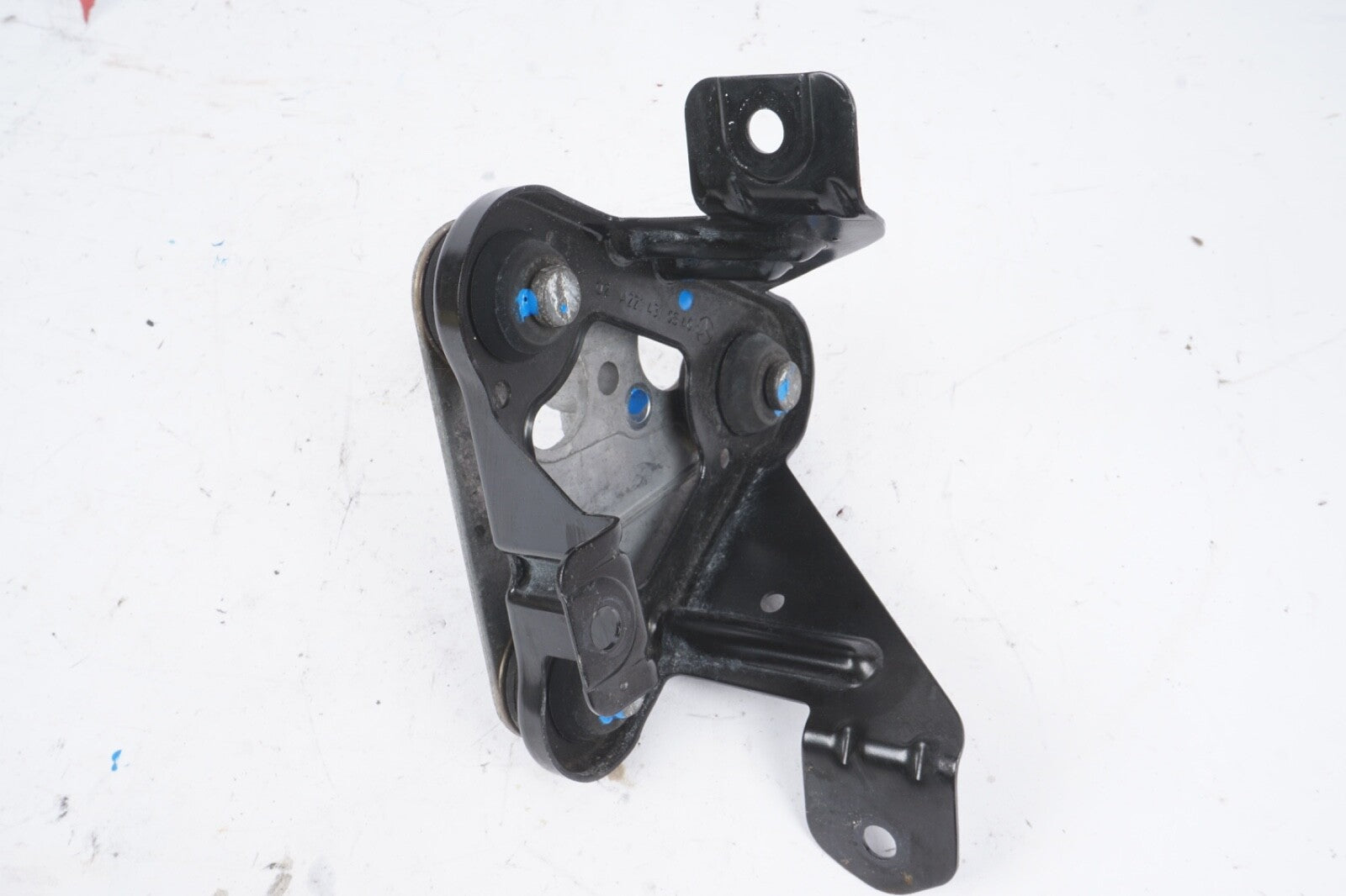 2007 - 2013 Mercedes W221 S550 S450 Class ABS Pump Assembly Mount Upper Bracket