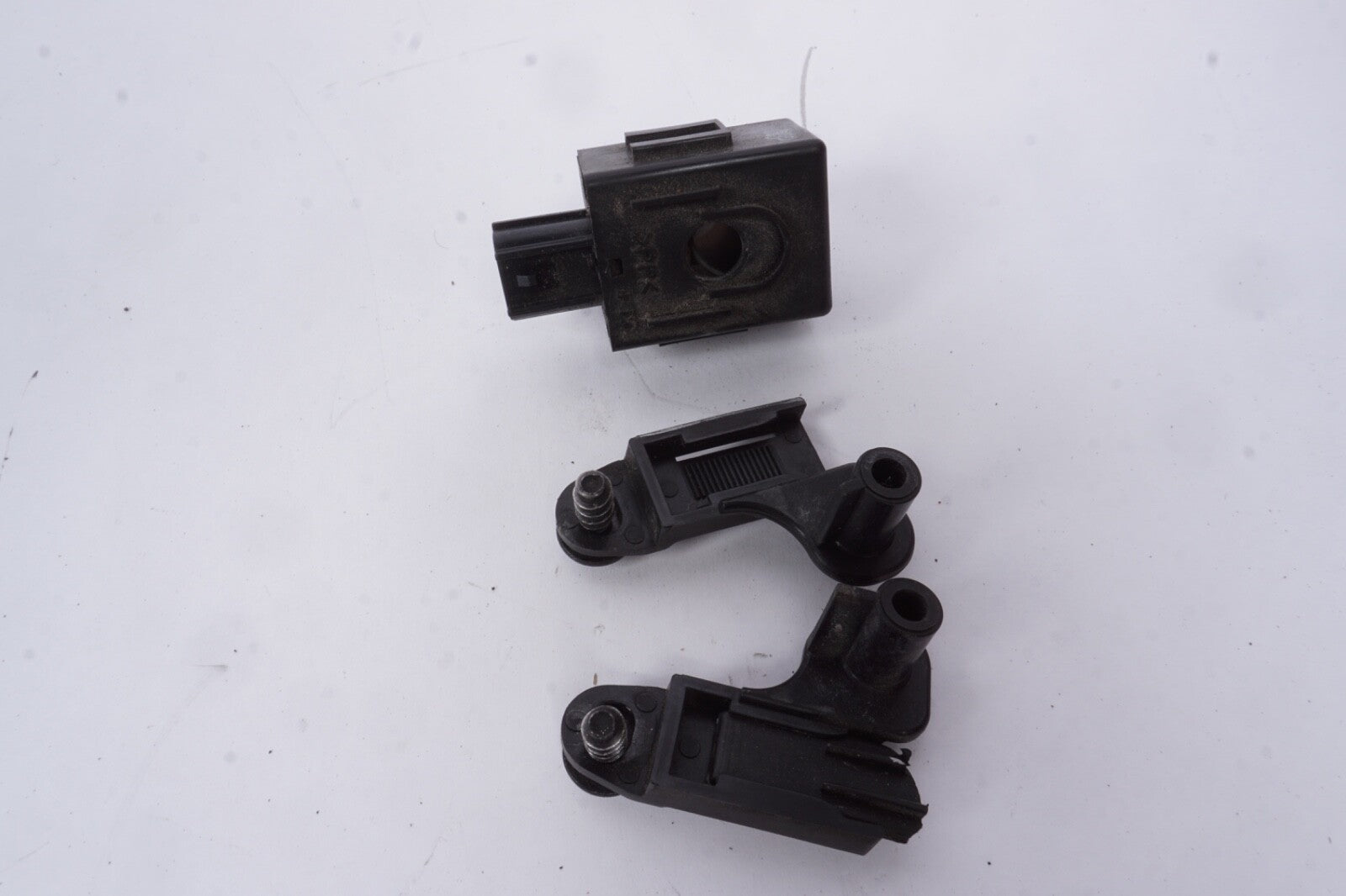 2012 - 2018 FORD FOCUS LEFT RIGHT SIDE FRONT BUMPER BRACKET