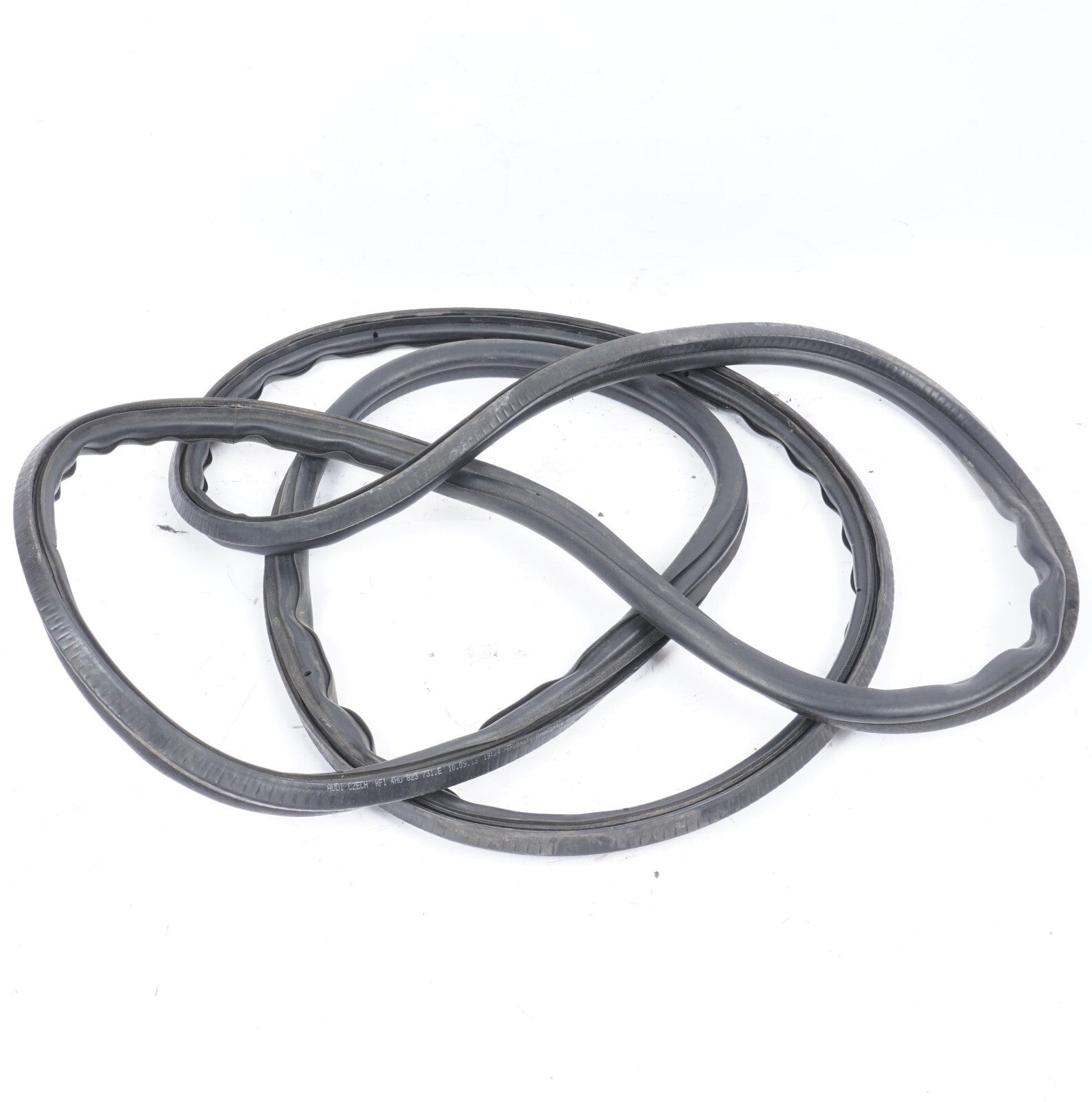 2013 - 2017 Audi A8L A8 Hood Bonnet Weatherstrip Seal 4H0823731E OEM