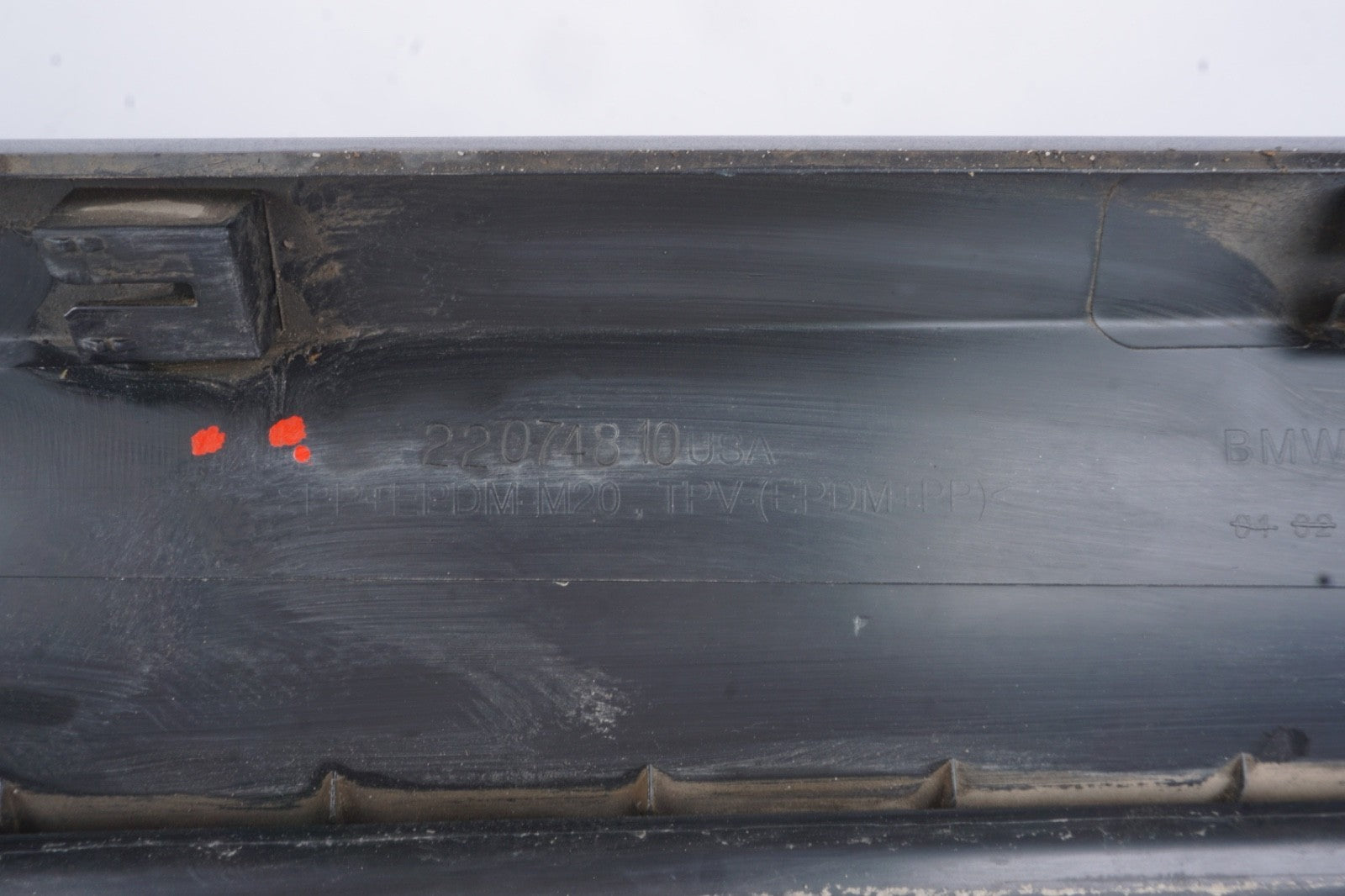 11-18 BMW X3 X4 (F25 26) FRONT RIGHT LOWER DOOR MOULDING TRIM (w/o M or X-LINE)