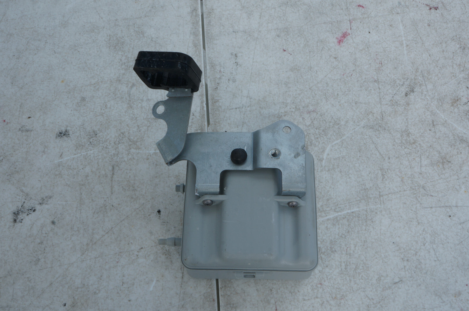 97-04 MERCEDES  R170 SLK320 CLK430 E320 SLK230 VACUUM PUMP TANK RESERVOIR OEM