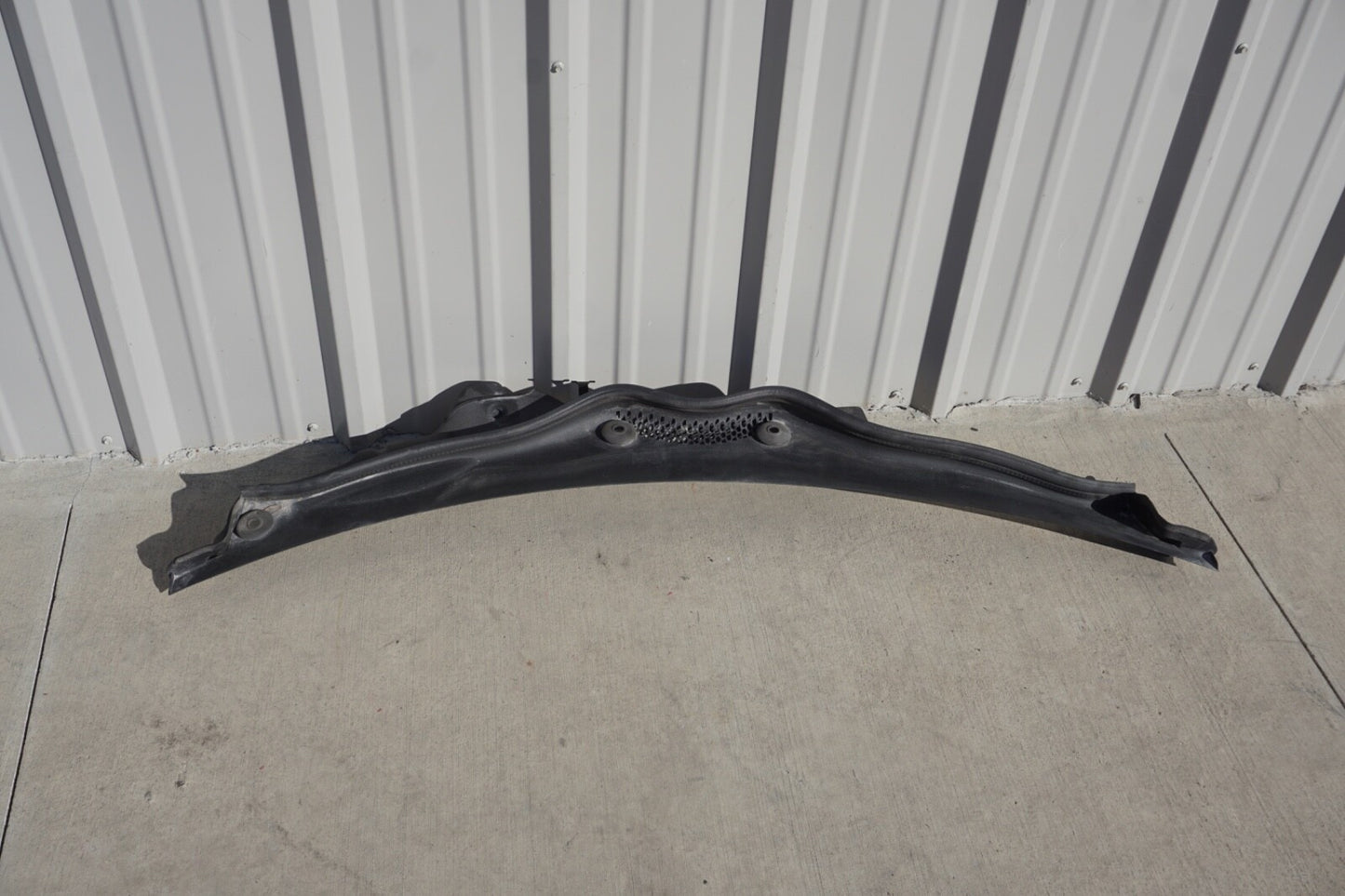 2003 - 2012 Mercedes Benz Sl Class R230 Cowl Vent Panel Windshield Window Front