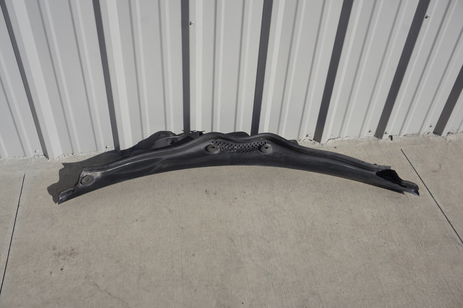 2003 - 2012 Mercedes Benz Sl Class R230 Cowl Vent Panel Windshield Window Front