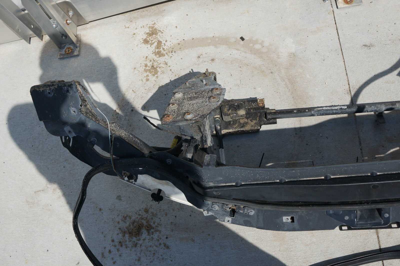 03-08 Mercedes Benz R230 SL500 Radiator Support - Tie Bar Reinforcement