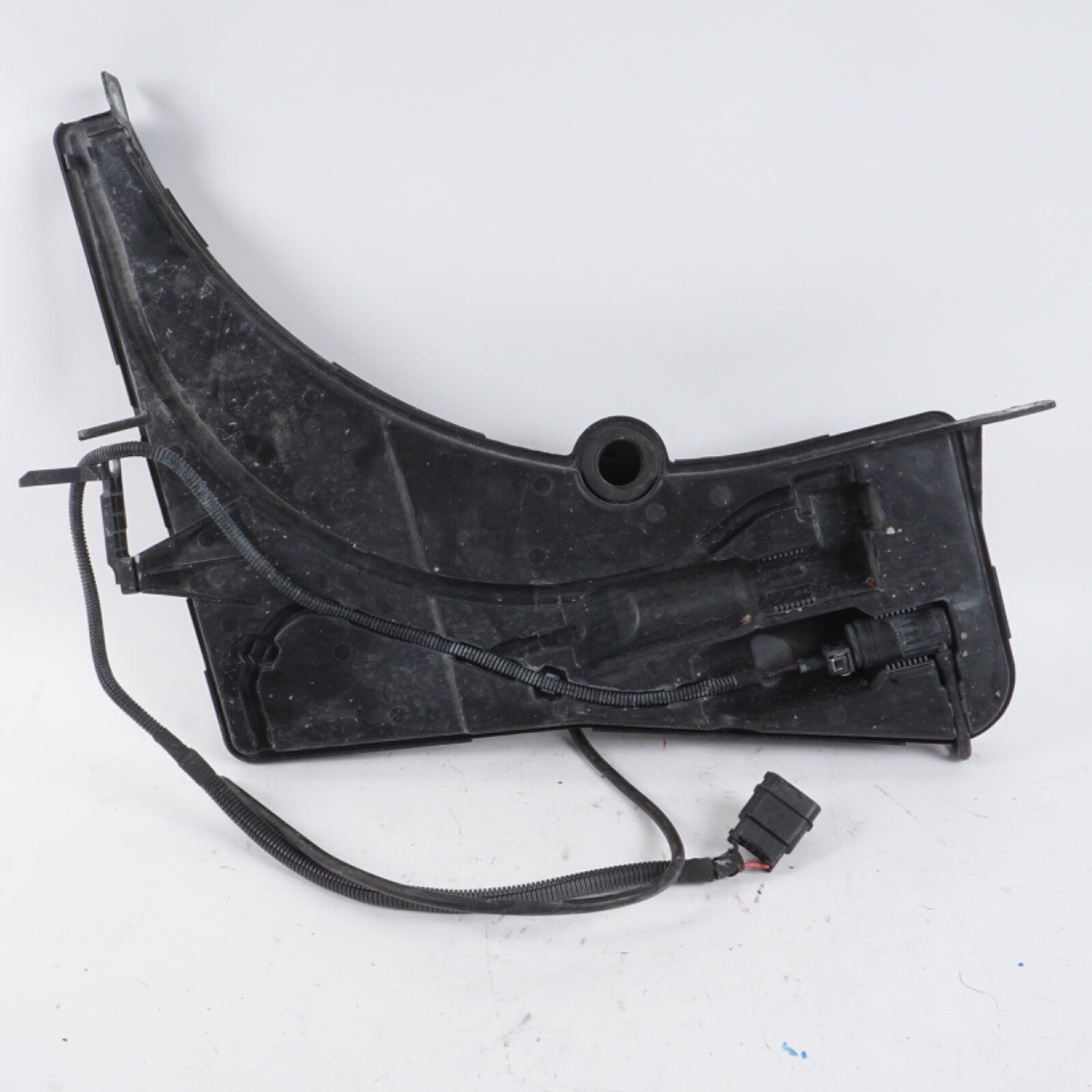 2017 - 2020 ALFA ROMEO GIULIA WINDSHIELD WASHER FLUID RESERVOIR TANK 50532580