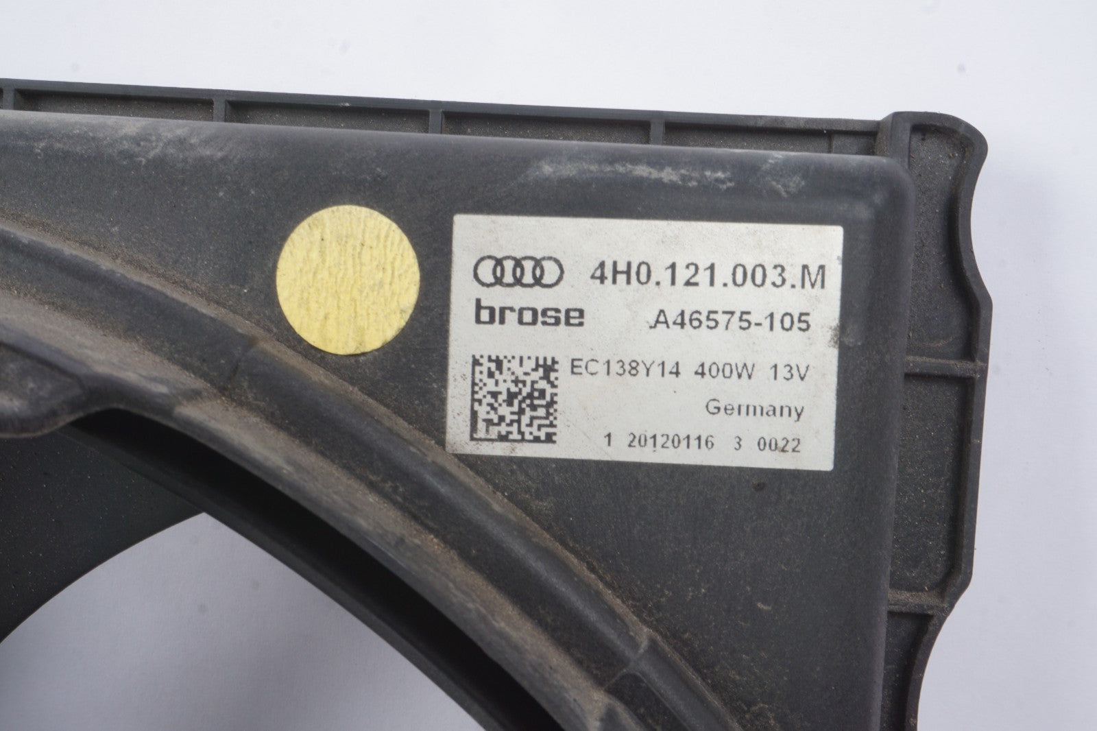 2011 2012 Audi A8 D4 4.2L Engine Cooling Fan & Shroud  OEM