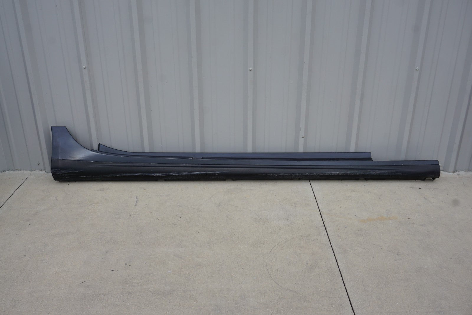 2014 - 2022 Maserati Ghibli Right Passenger Side Rocker Panel Skirt Molding OEM