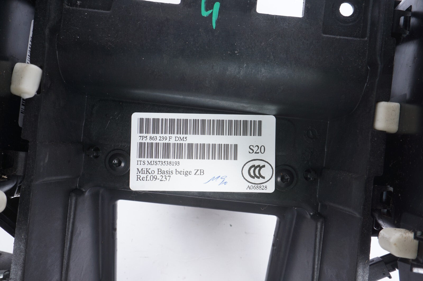 11-18 Porsche Cayenne 958 Rear Center Console Mount Bracket 7P5863239F OEM