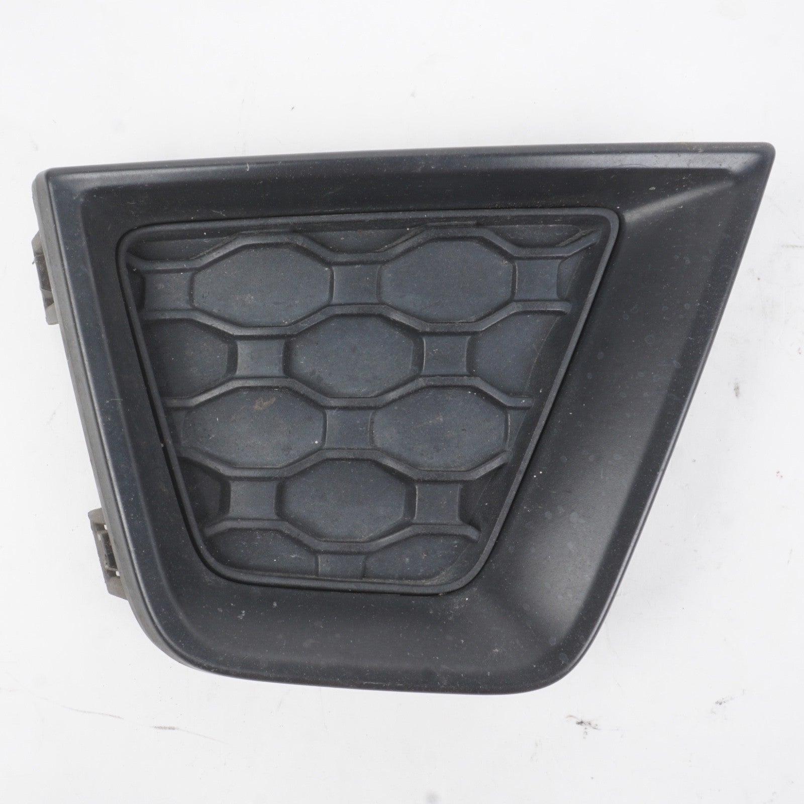 2019 - 2023 Jeep Renegade Front Right Bumper Fog Light Cover Trim Molding OEM
