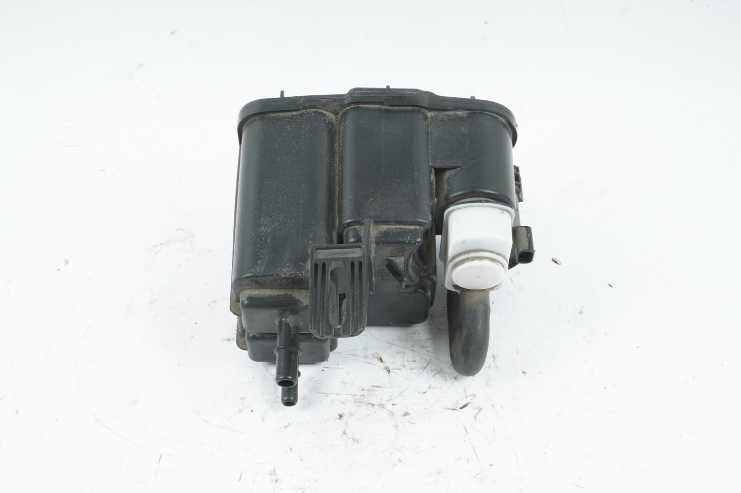 2017 - 2020 CHRYSLER PACIFICA FUEL VAPOR CHARCOAL CANISTER 52030368AF OEM
