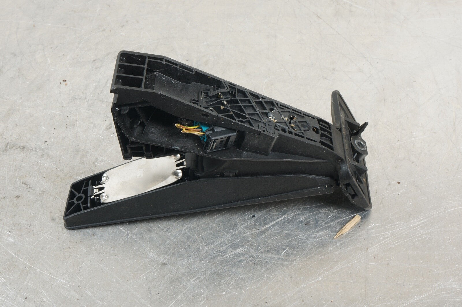 2012-2015 BMW 328I F30 GAS THROTTLE ACCELERATION PEDAL  OEM